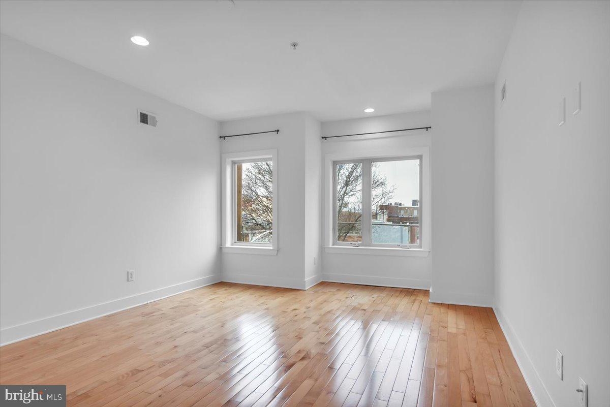 1643 S 5TH STREET
