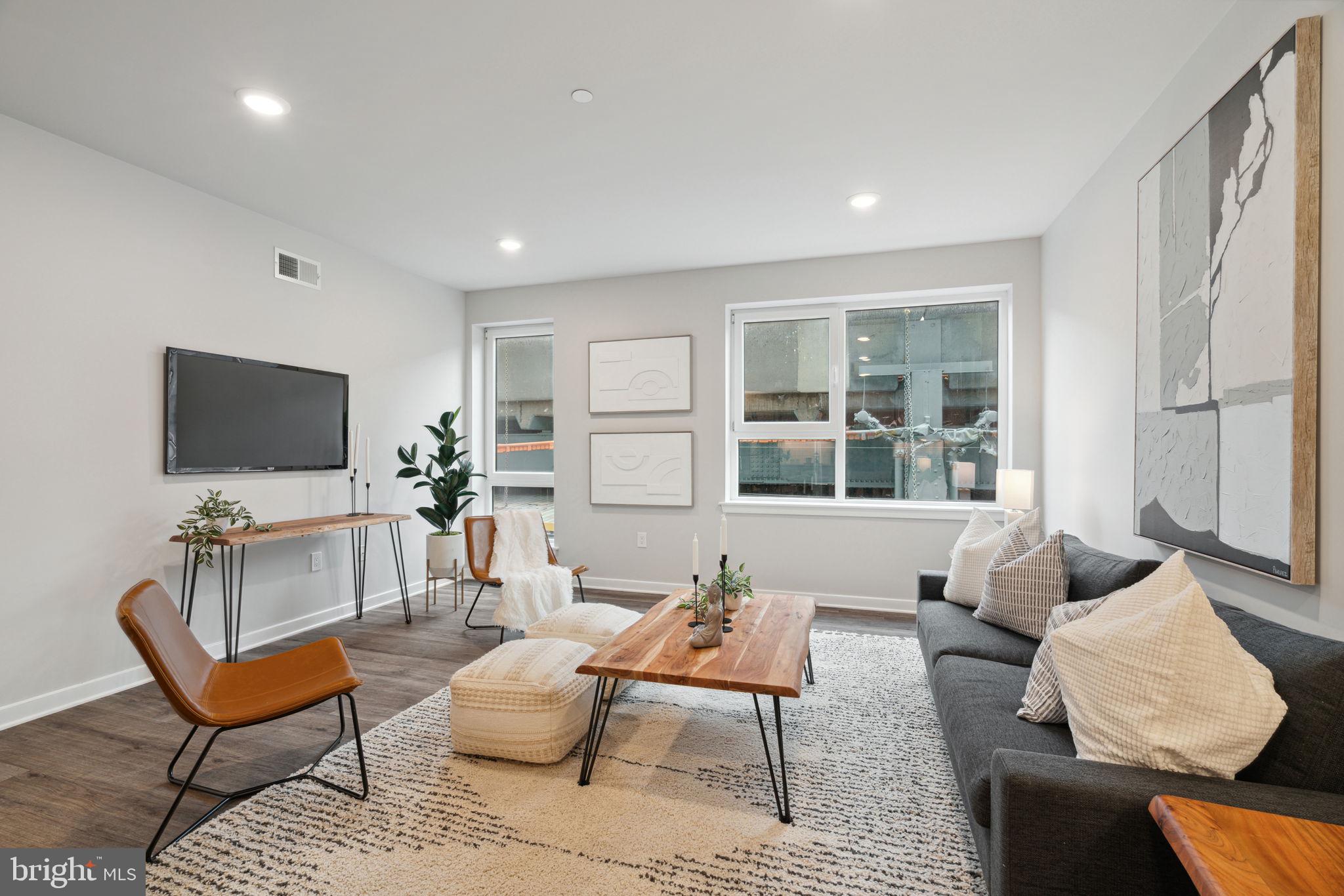 101 W OXFORD STREET 405