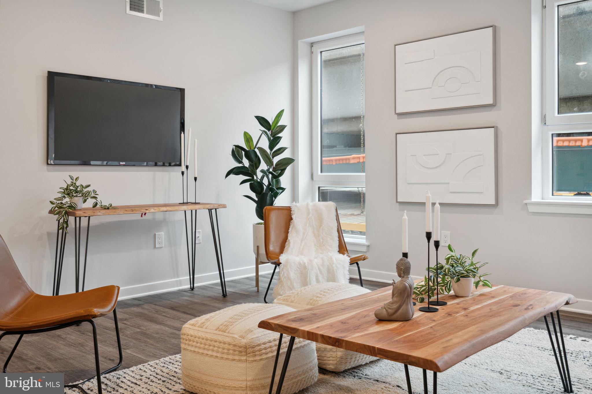 101 W OXFORD STREET 405