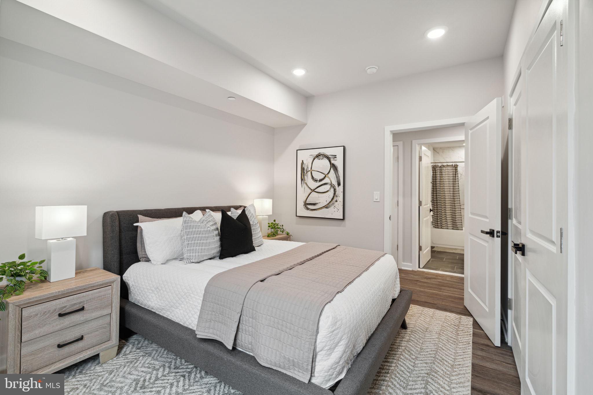 101 W OXFORD STREET 405