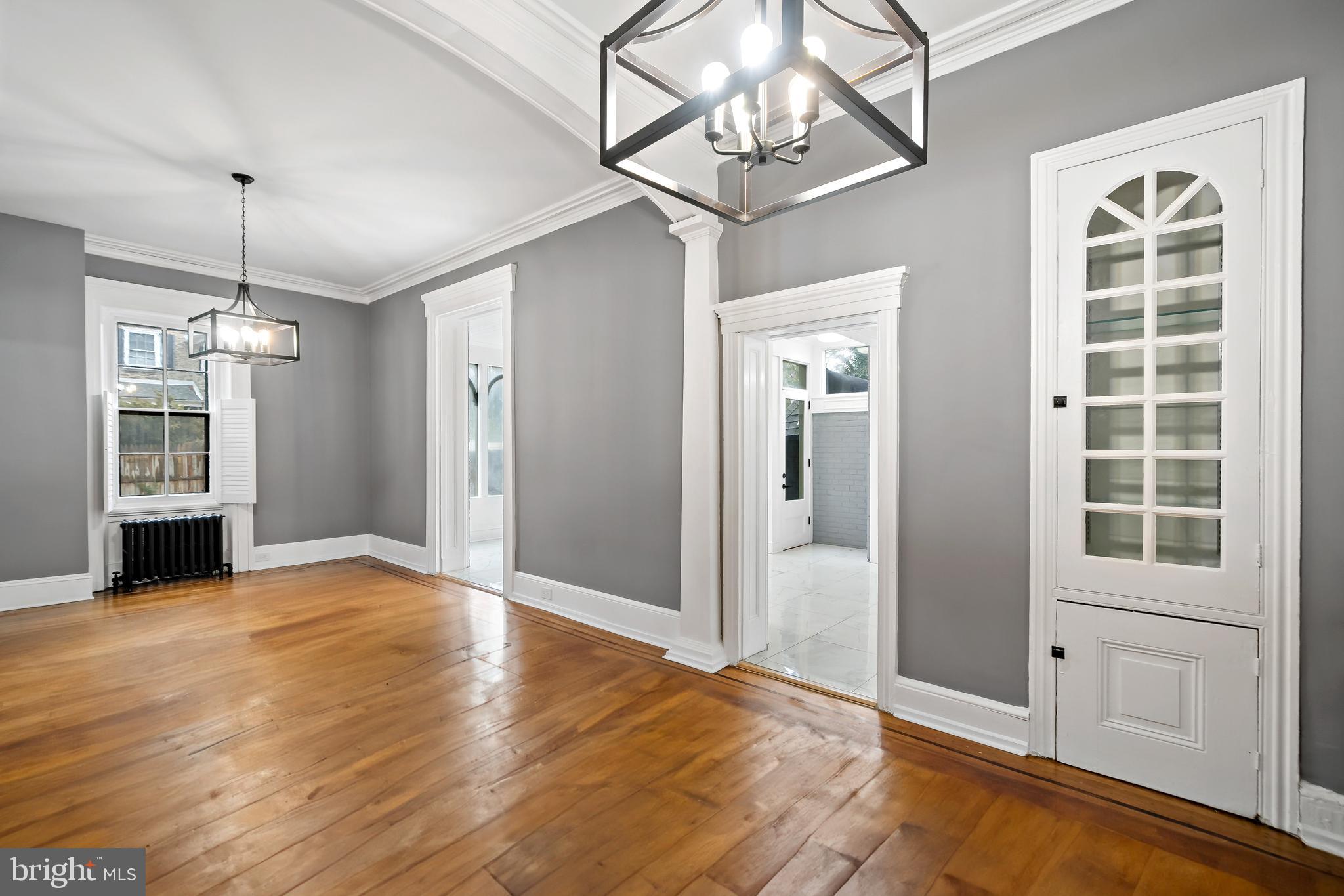 458 E LOCUST AVENUE