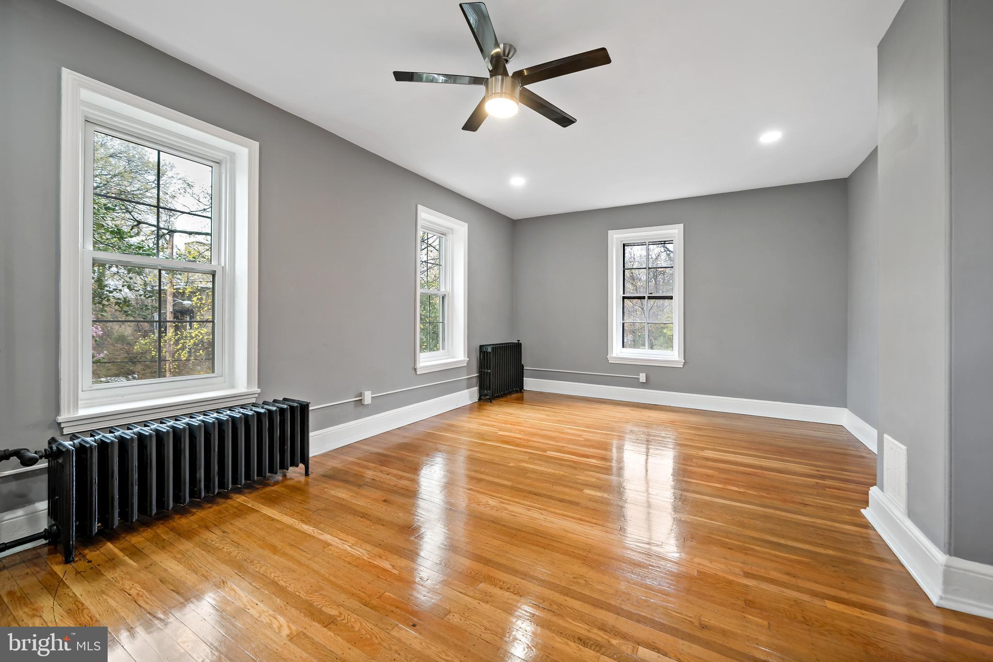 458 E LOCUST AVENUE