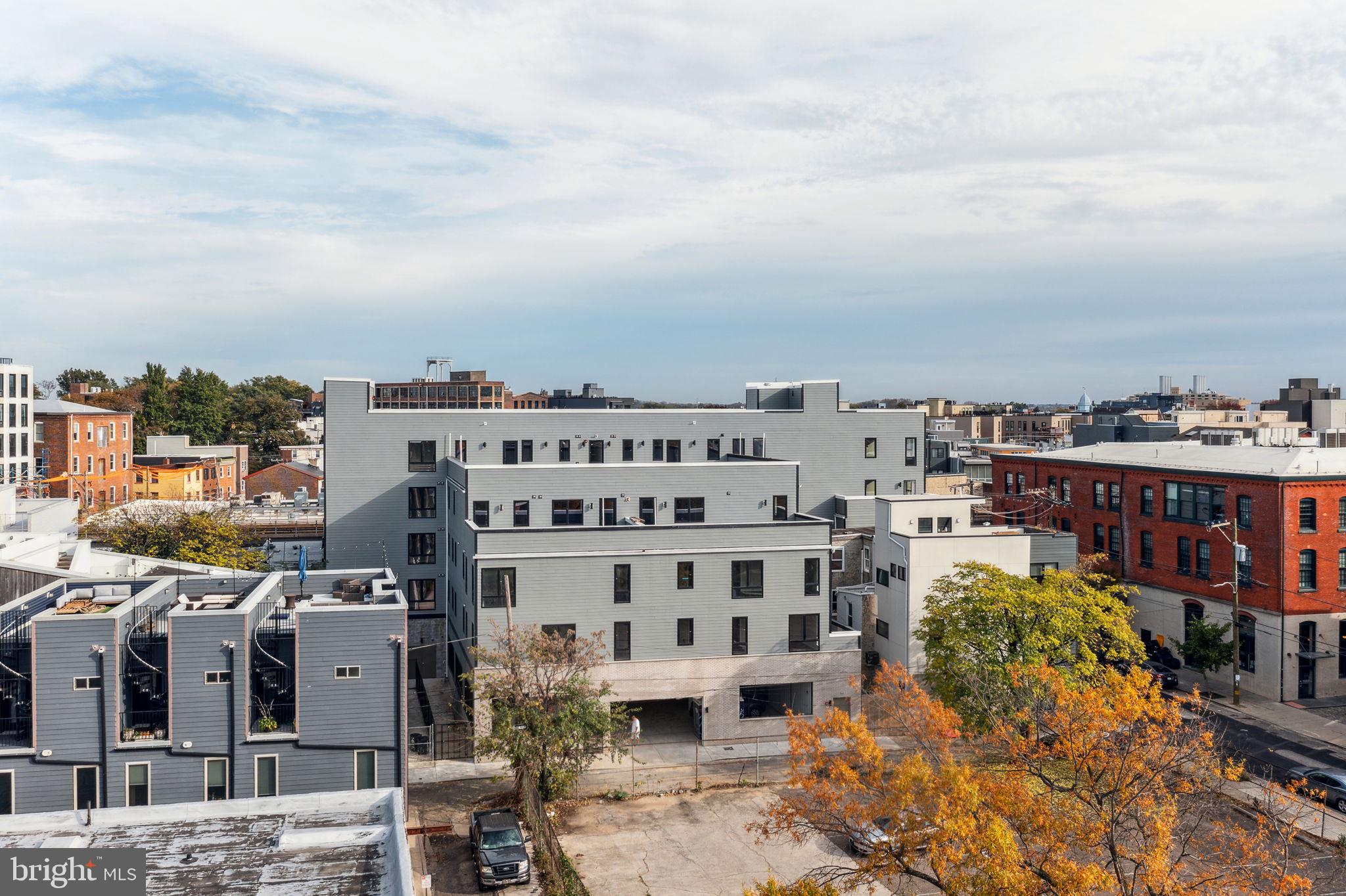 101 W OXFORD STREET 207