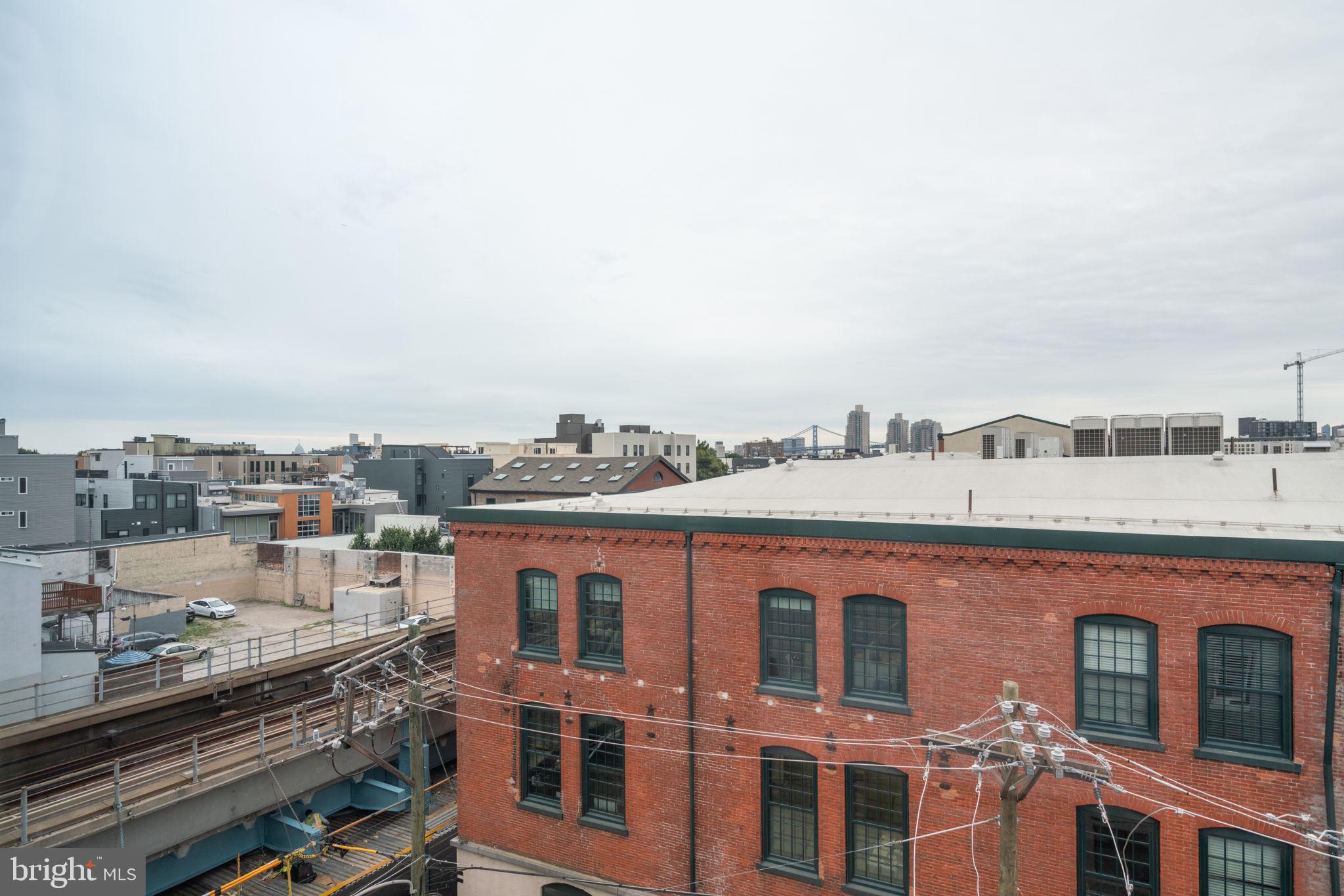 101 W OXFORD STREET 207