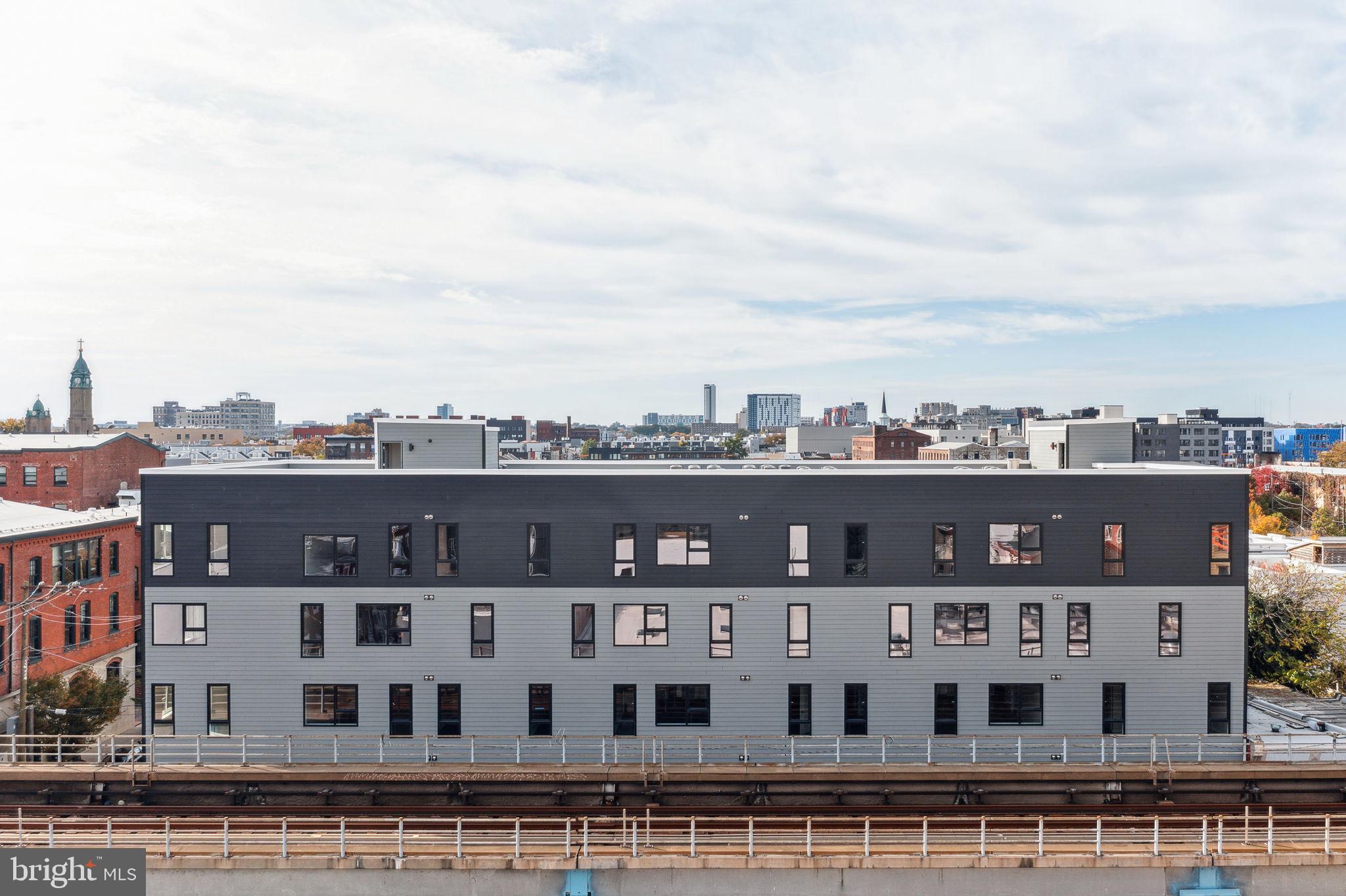 101 W OXFORD STREET 207