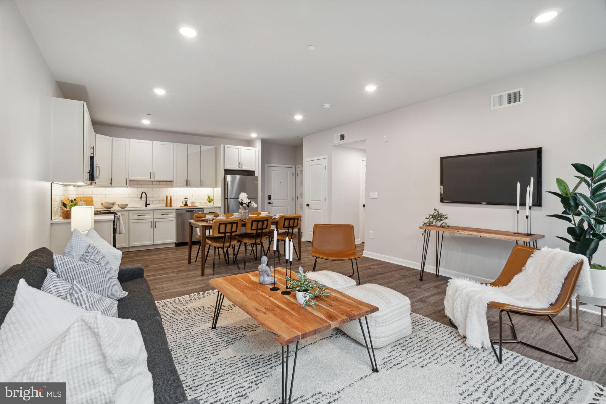 101 W OXFORD STREET 504