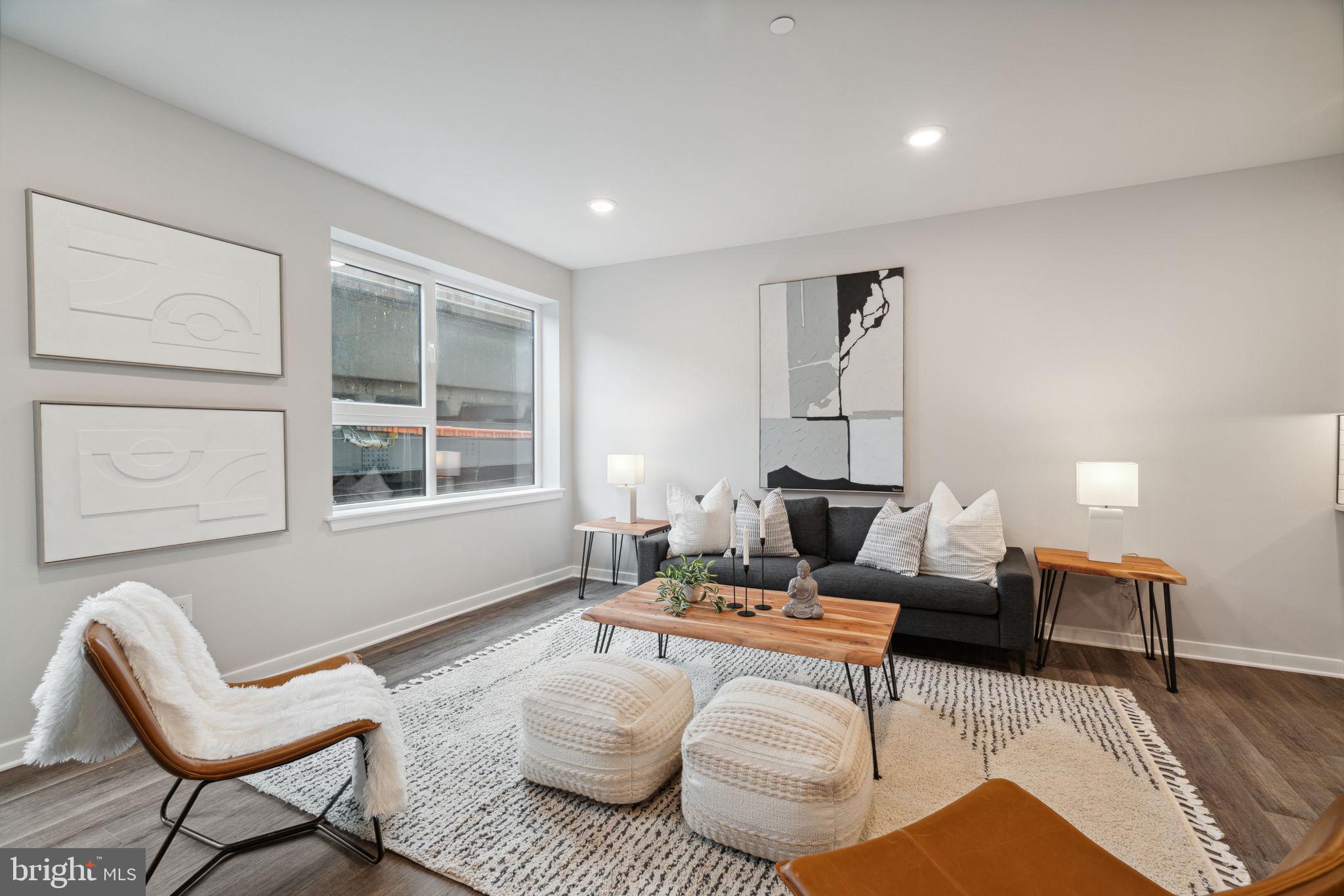 101 W OXFORD STREET 504