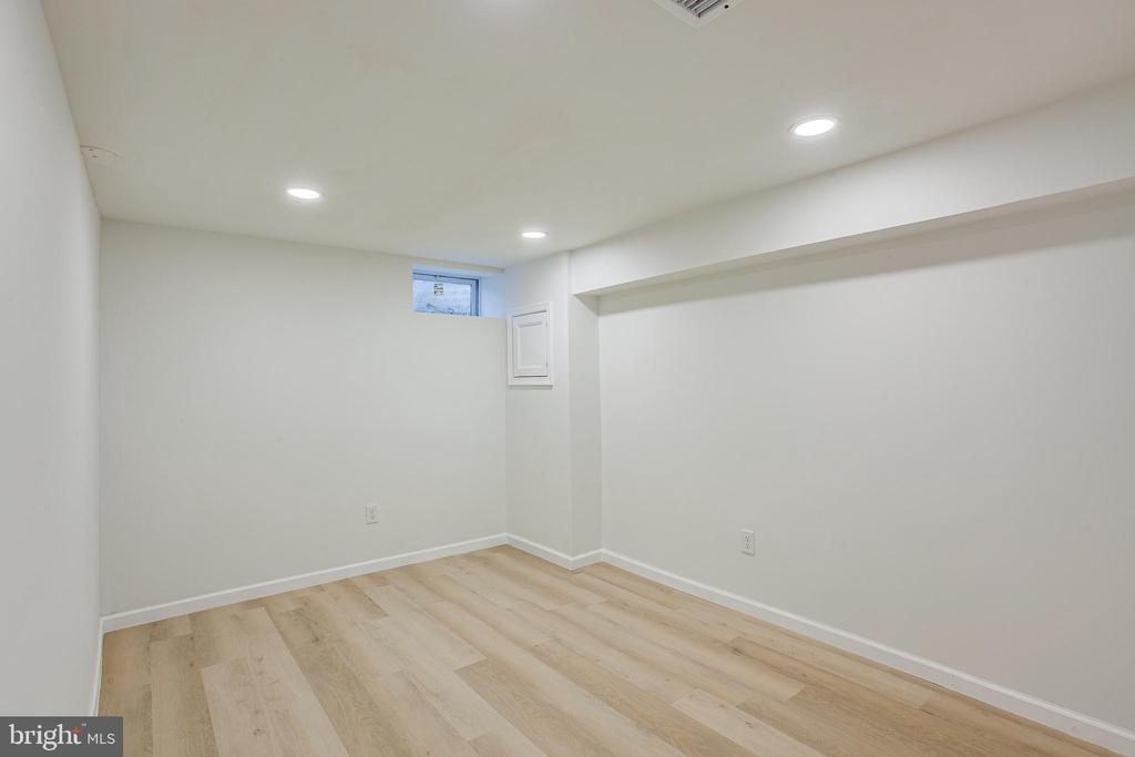 2120 N 11TH STREET
