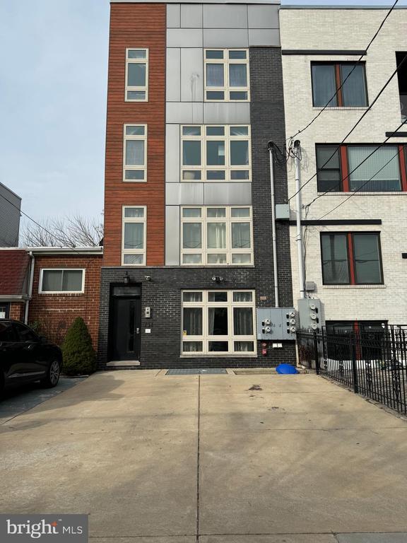 734 N 19TH STREET 4