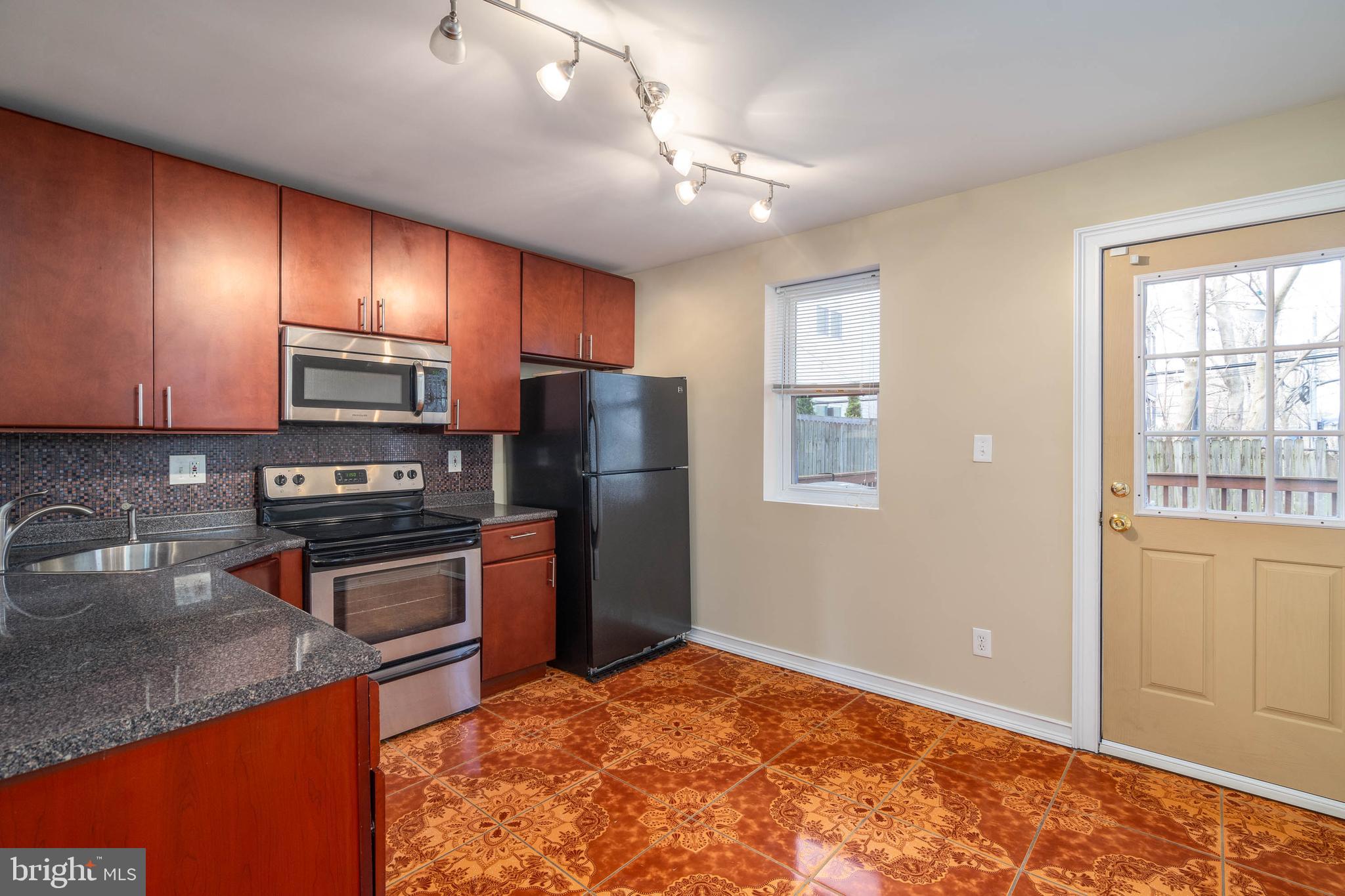 1252 S 19TH STREET