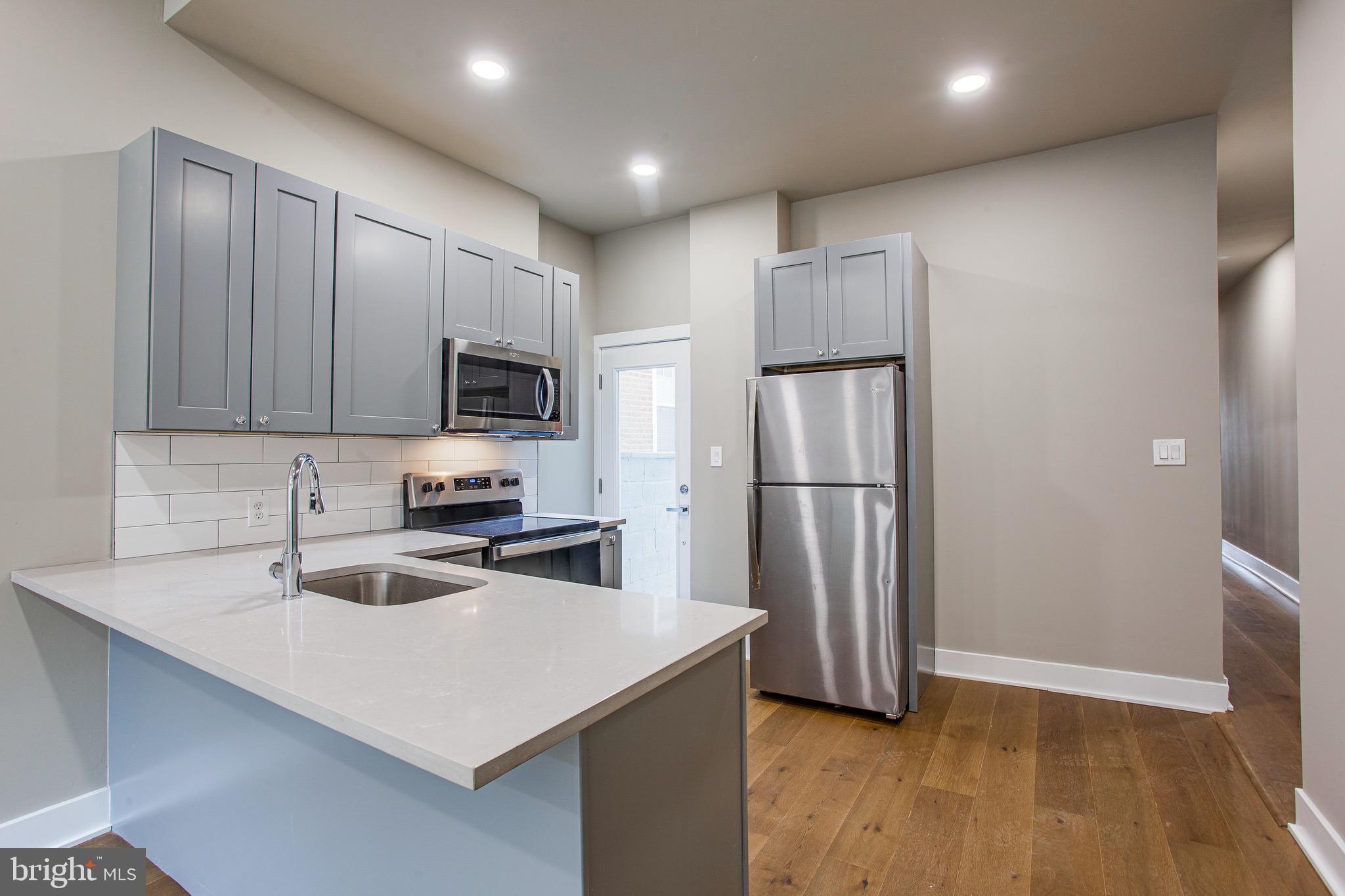 854 N 25TH STREET