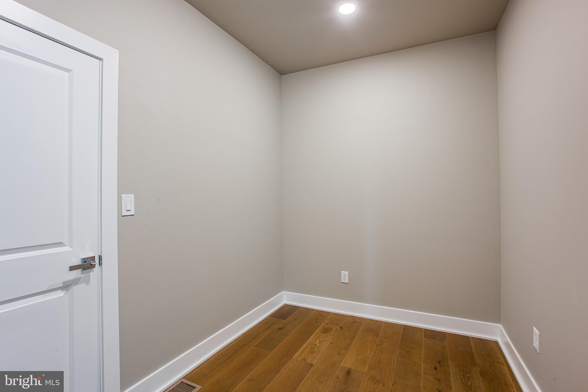 854 N 25TH STREET