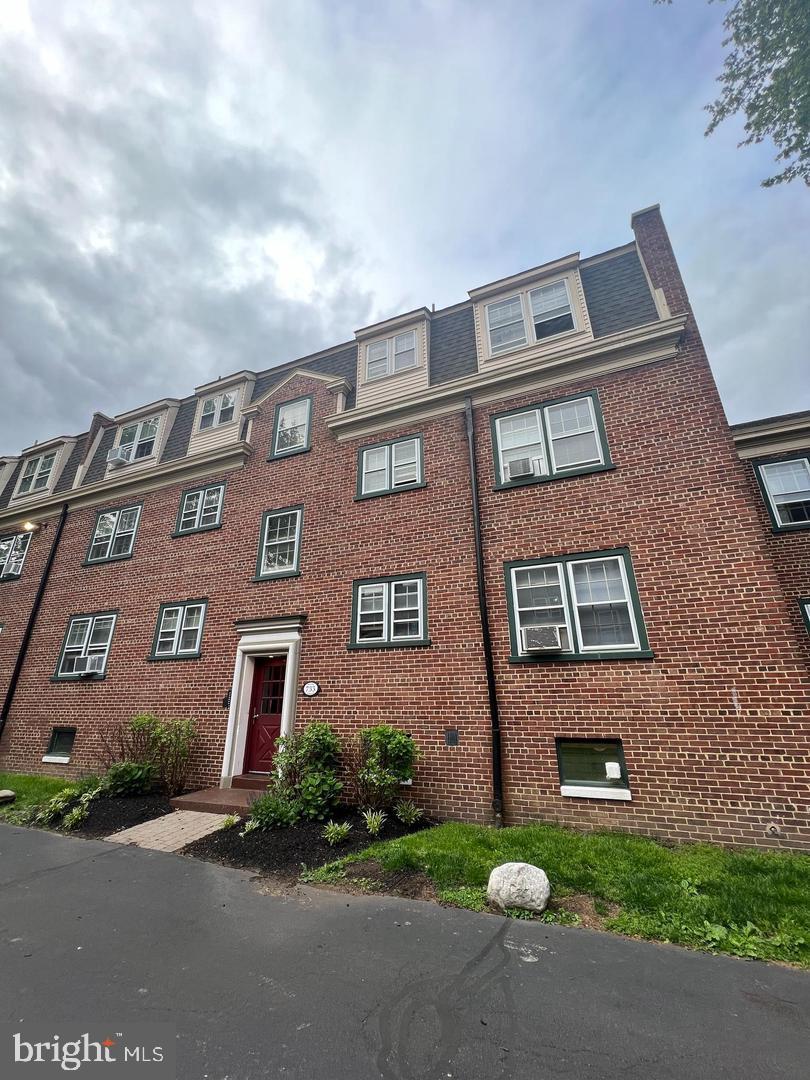 733 MELON PLACE D