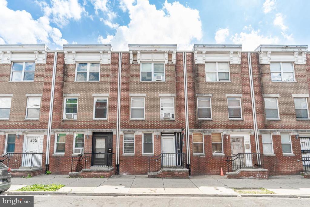 1606 W DIAMOND STREET
