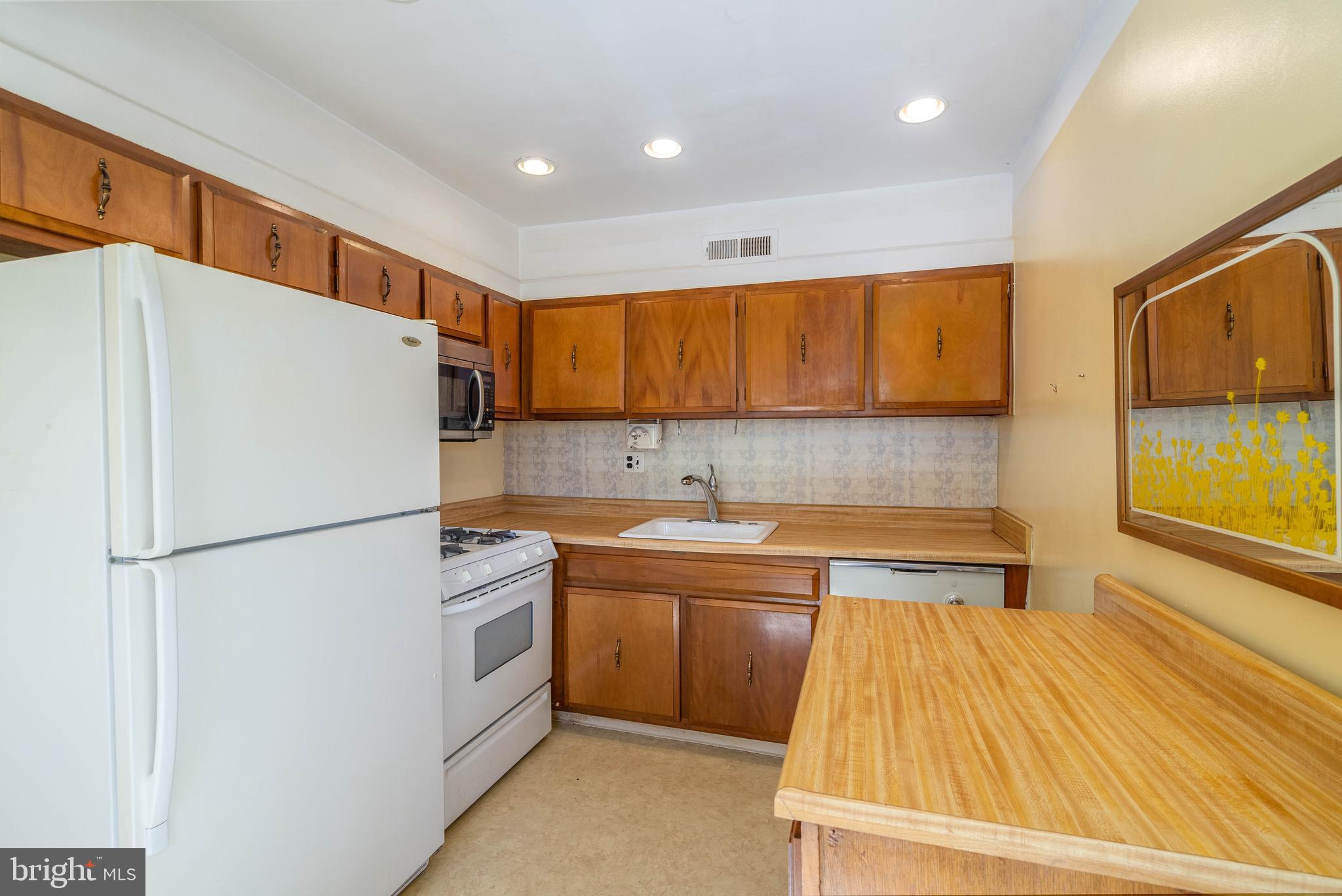 2712 S 73RD STREET
