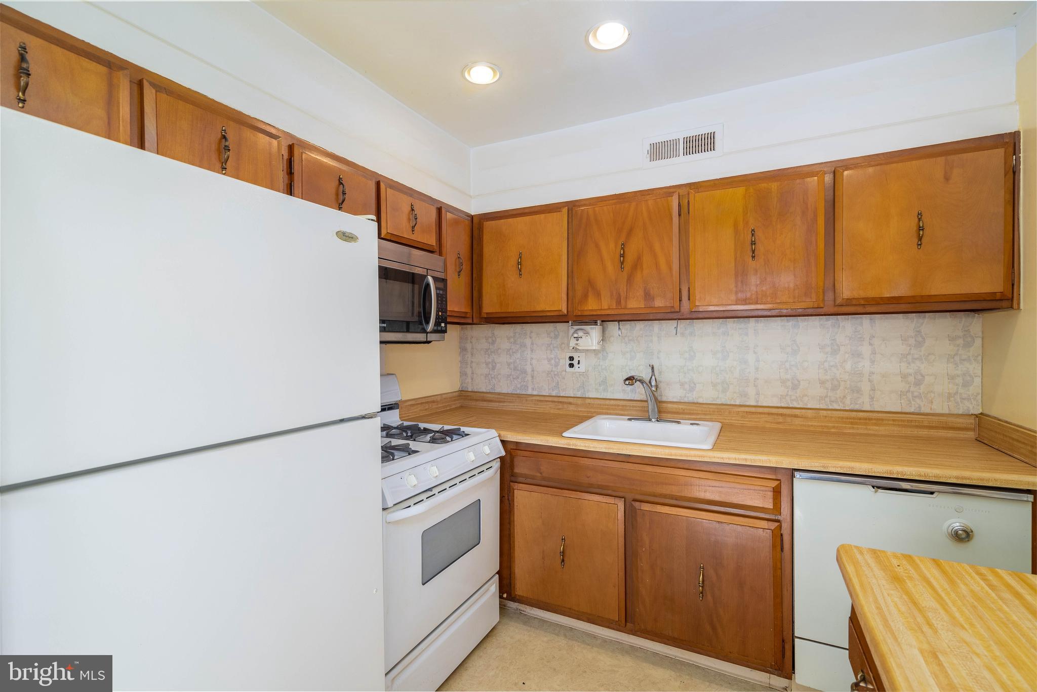 2712 S 73RD STREET
