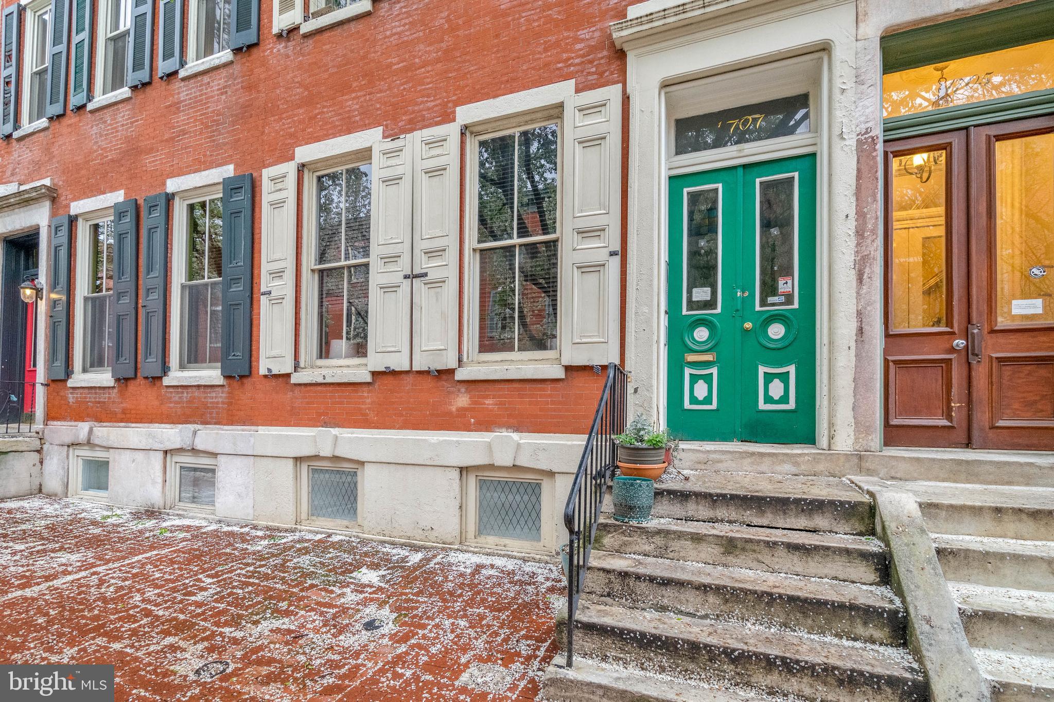 1707 WALLACE STREET 2R
