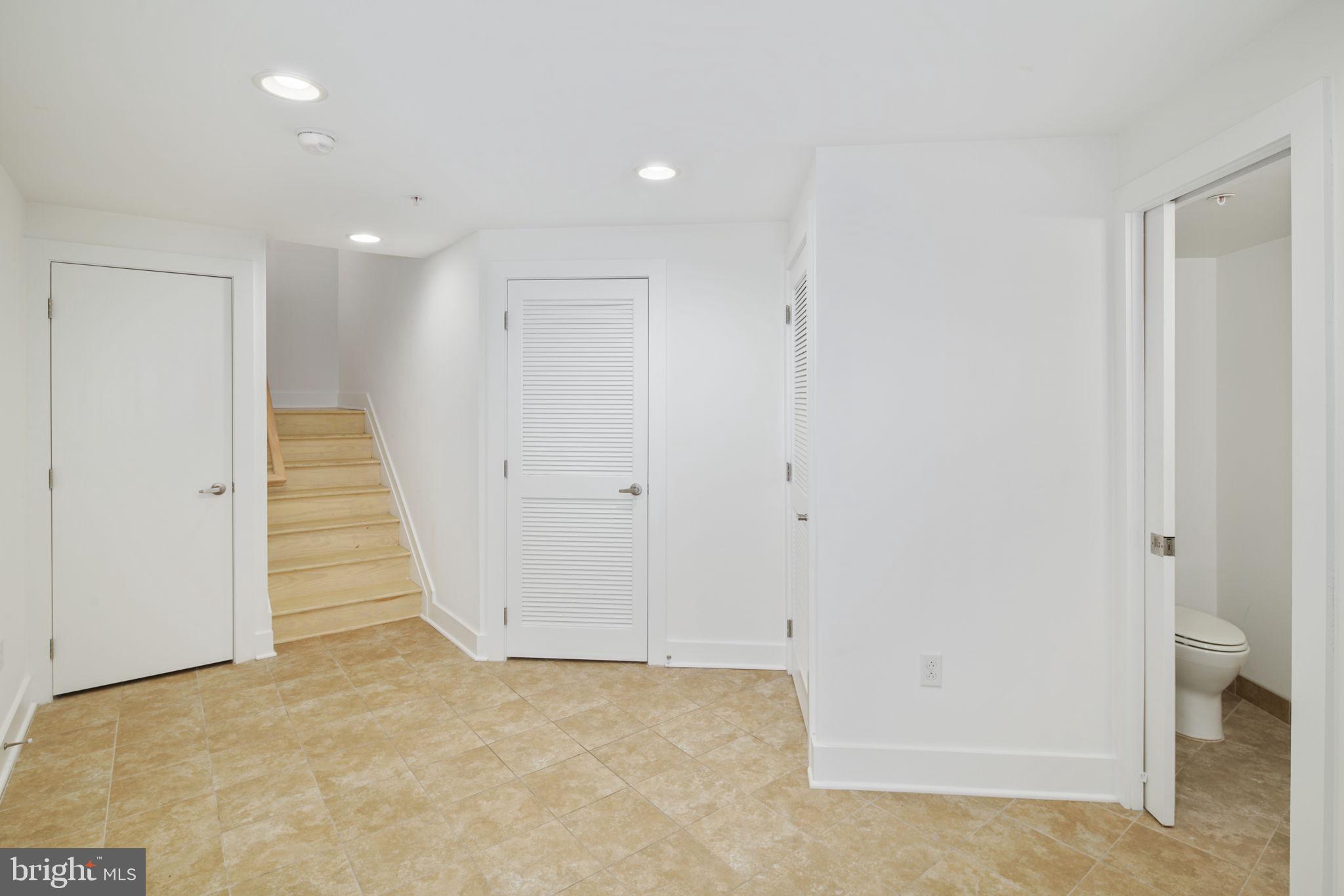 1105 N HANCOCK STREET