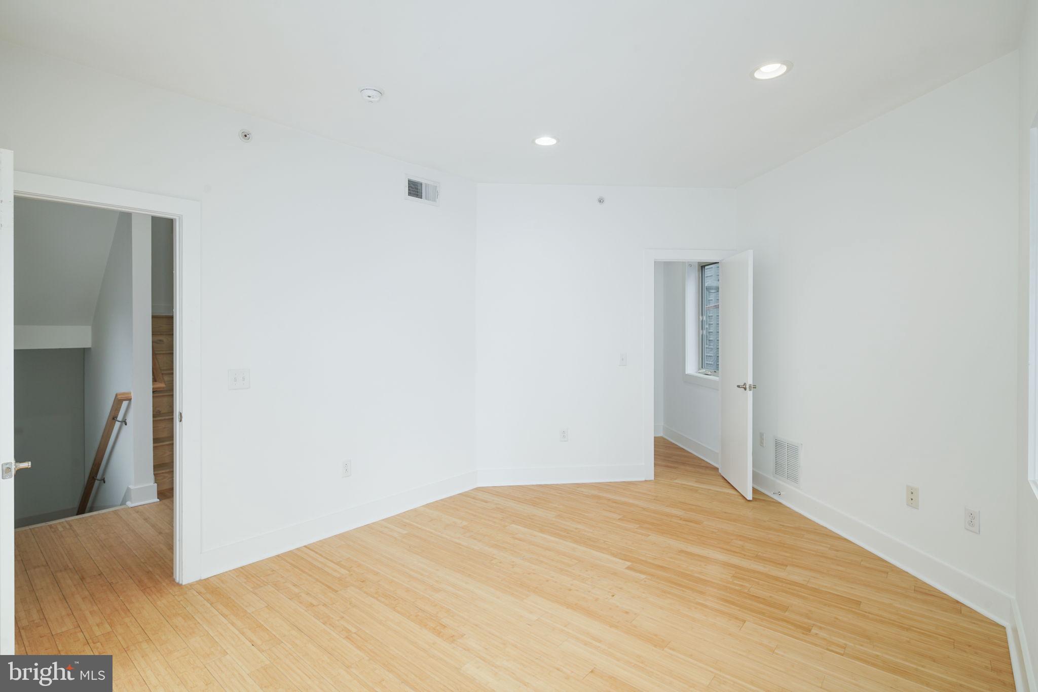 1105 N HANCOCK STREET