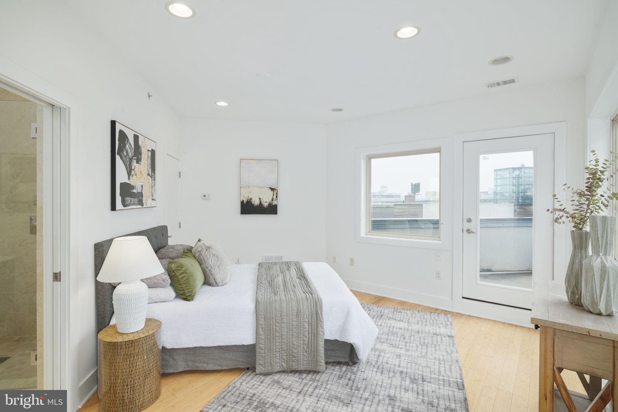 1105 N HANCOCK STREET