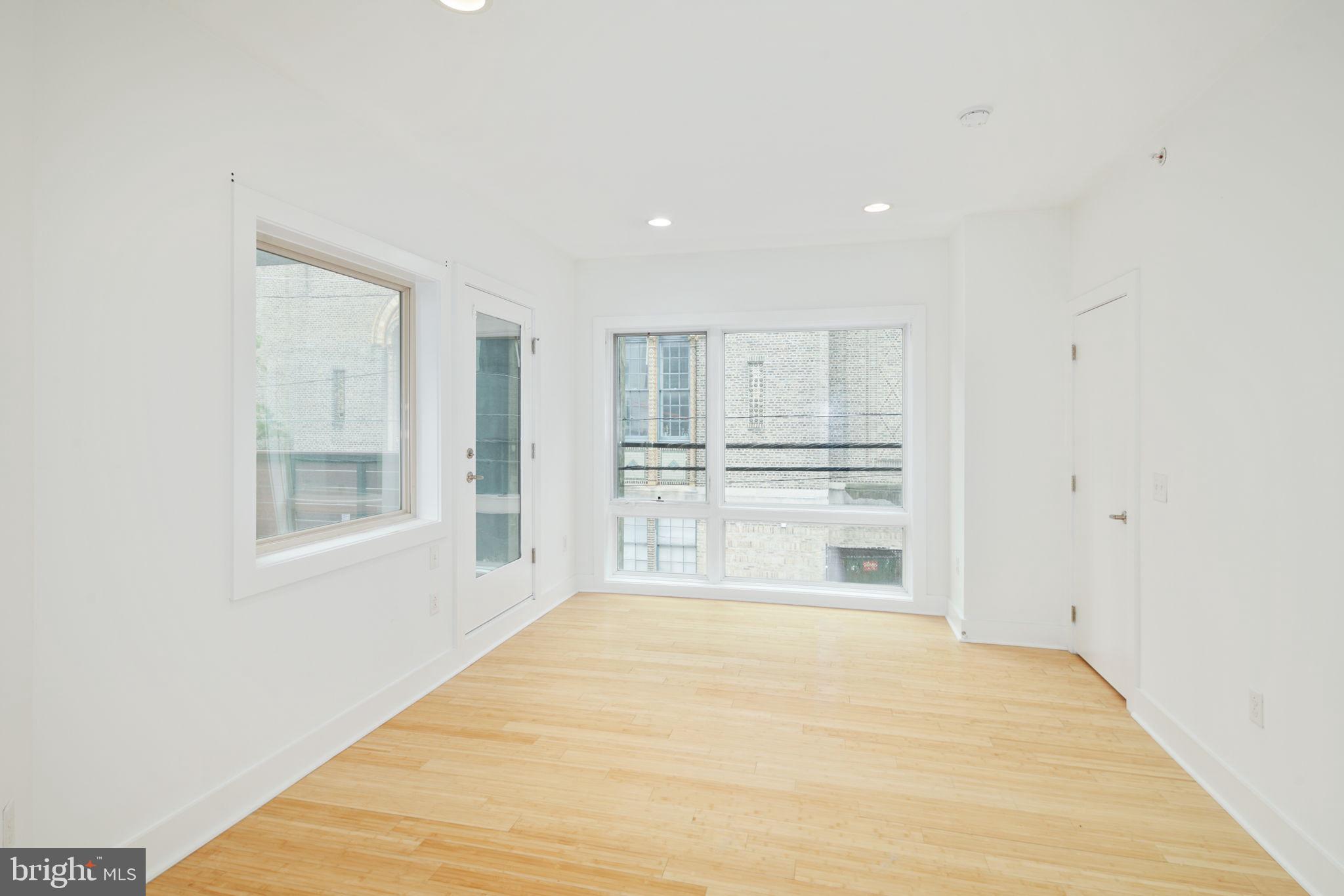 1105 N HANCOCK STREET