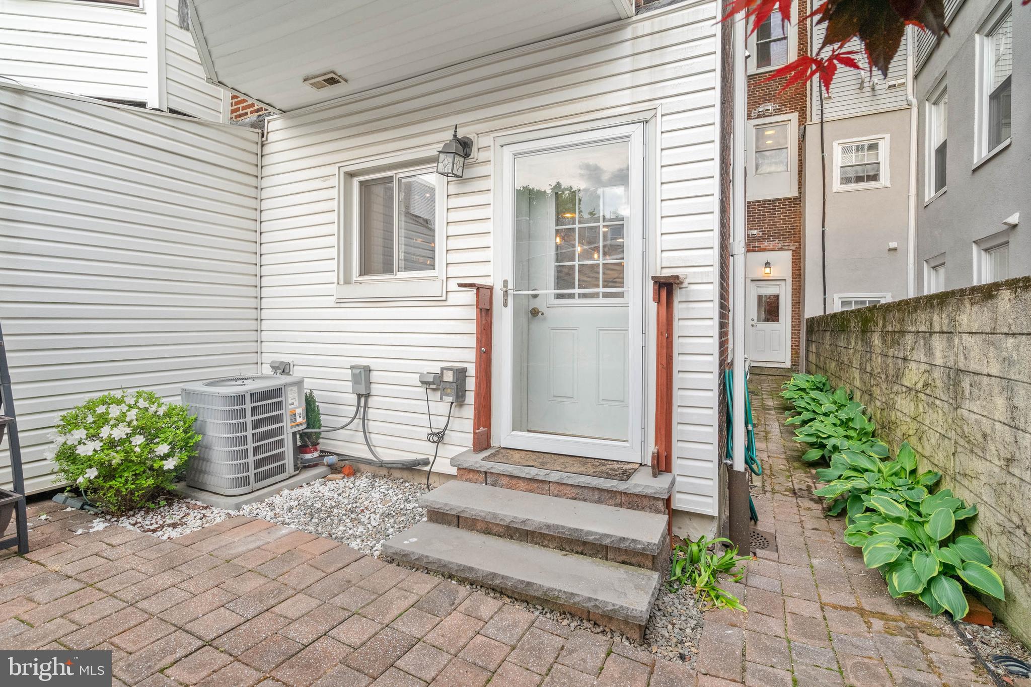 854 N 19TH STREET
