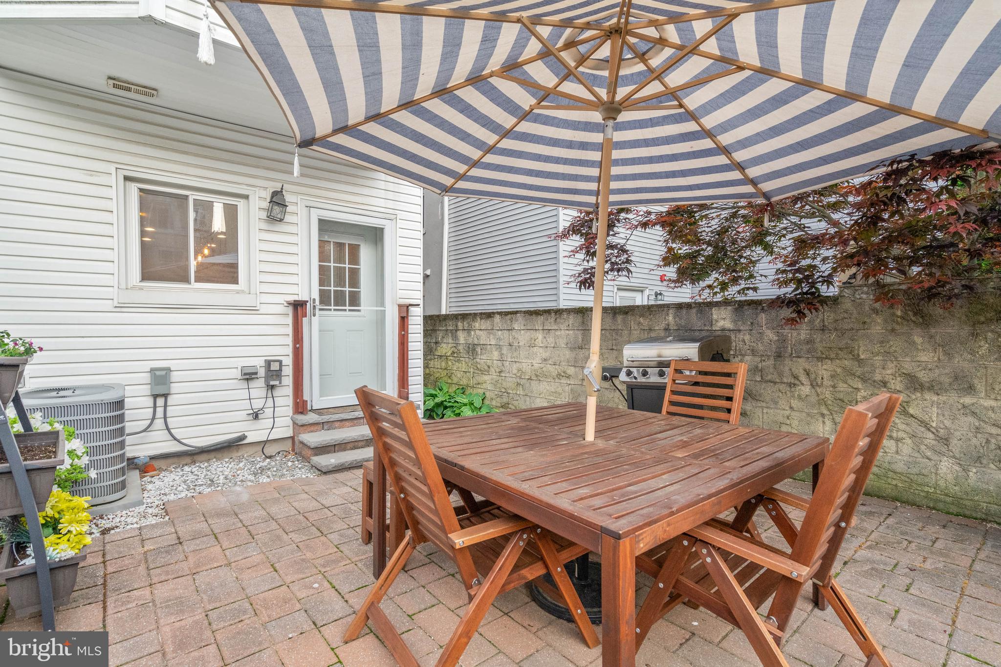 854 N 19TH STREET
