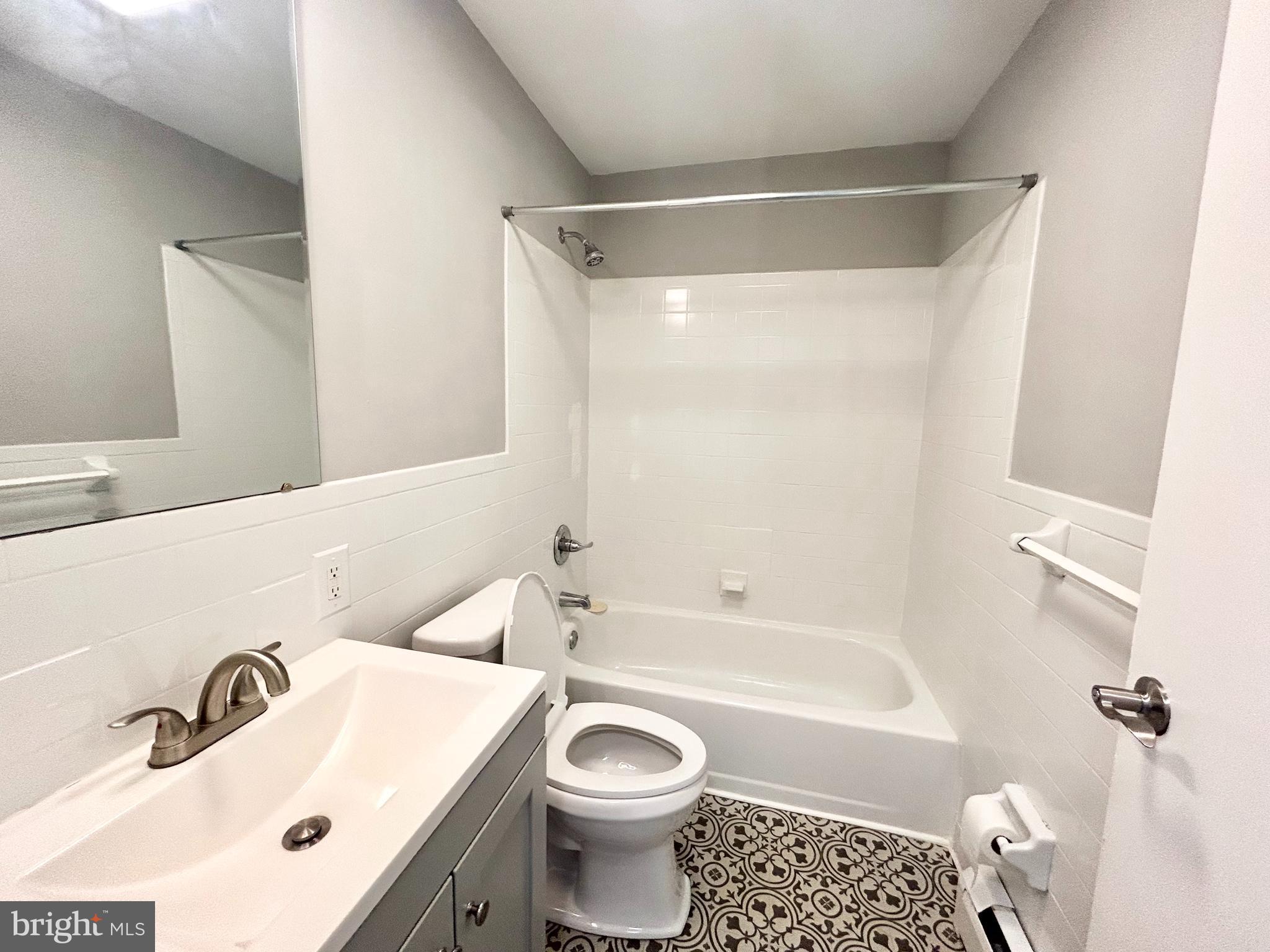 4404 WALNUT STREET 4006 G2