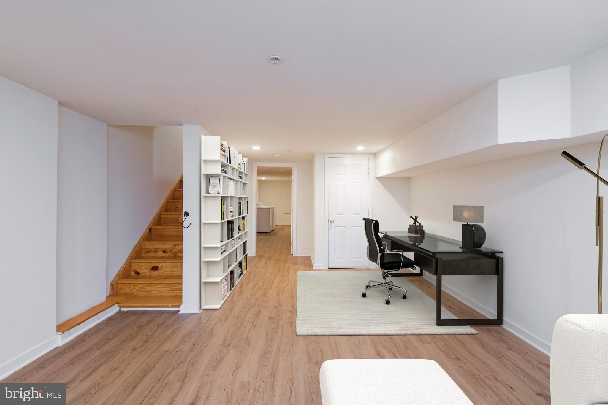 1536 CHRISTIAN STREET