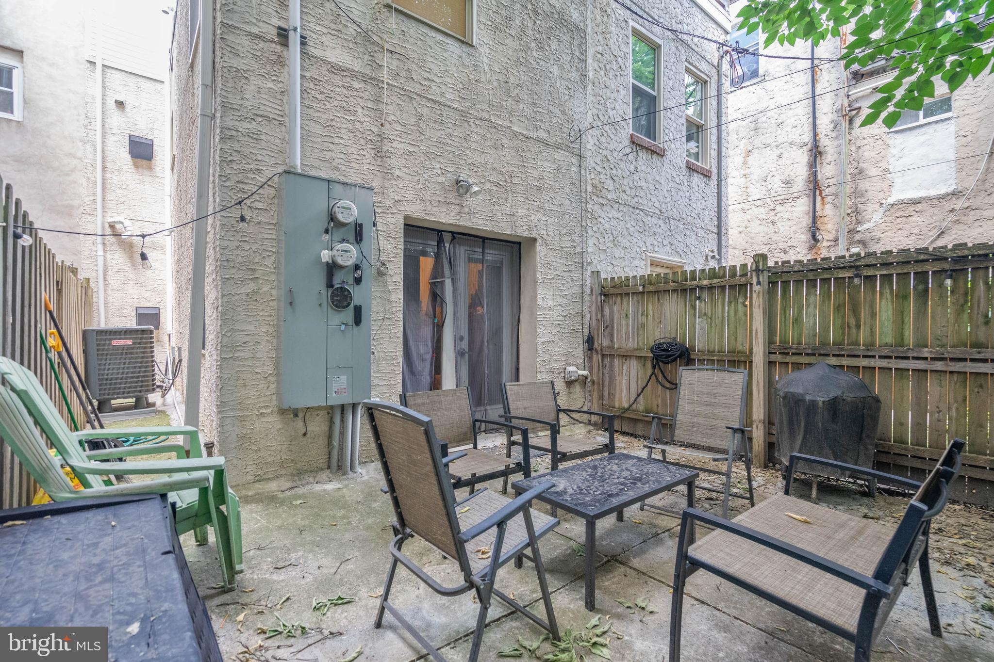 1536 CHRISTIAN STREET