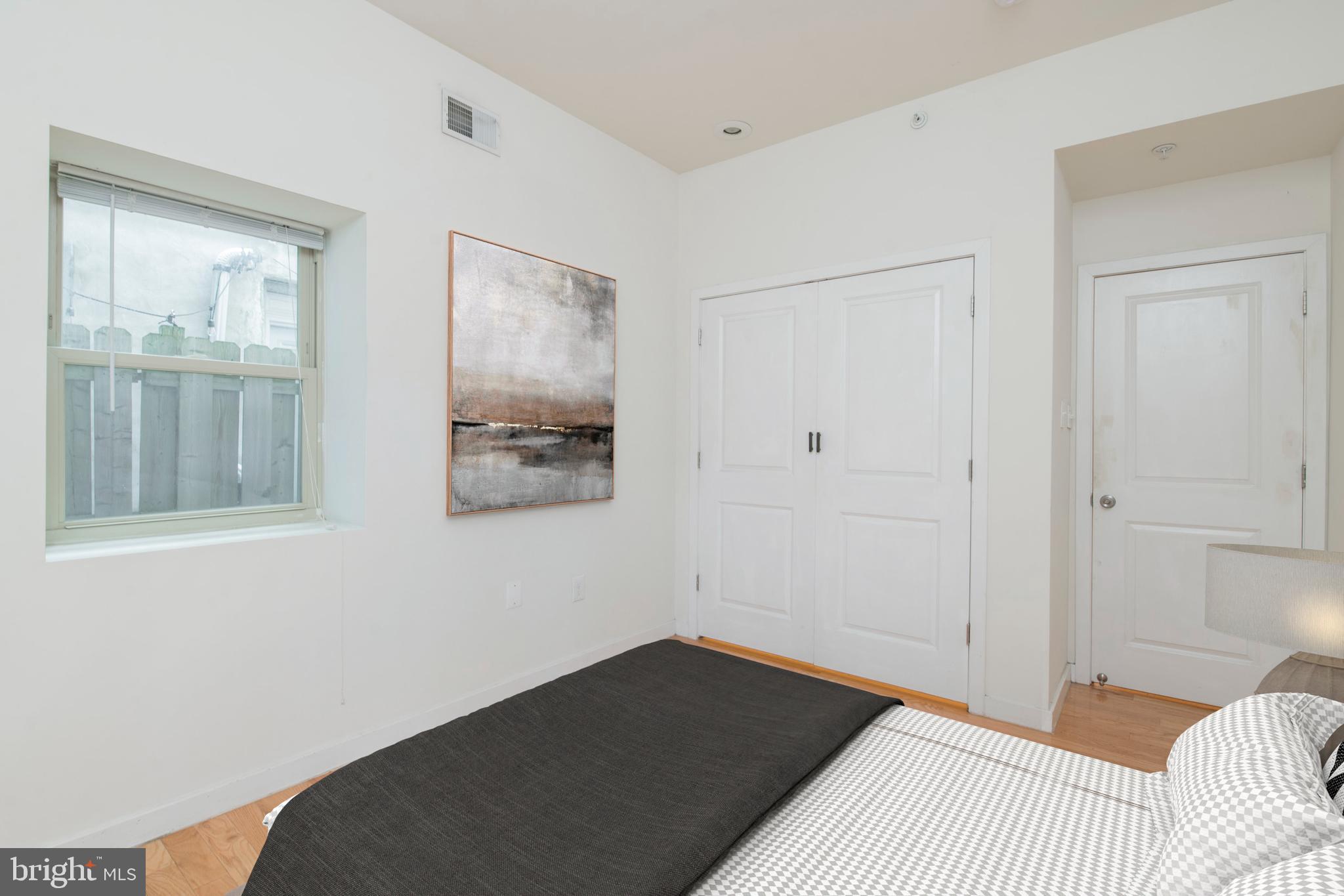 1536 CHRISTIAN STREET