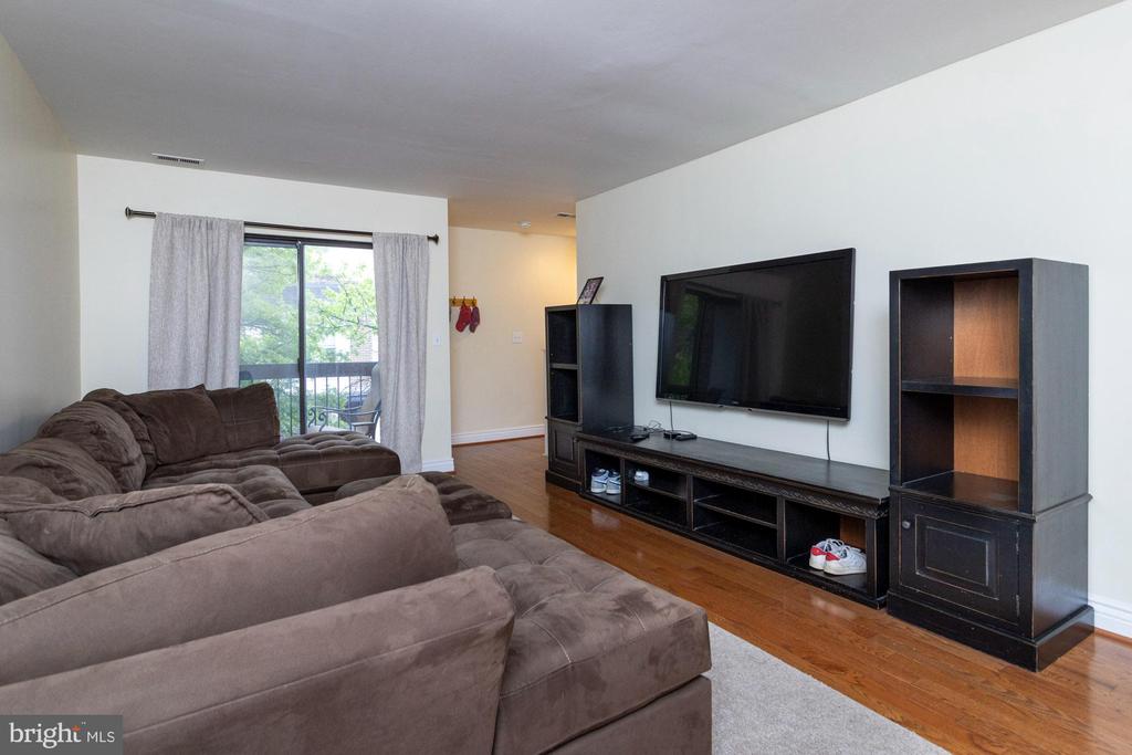 1107 SOUTH STREET D