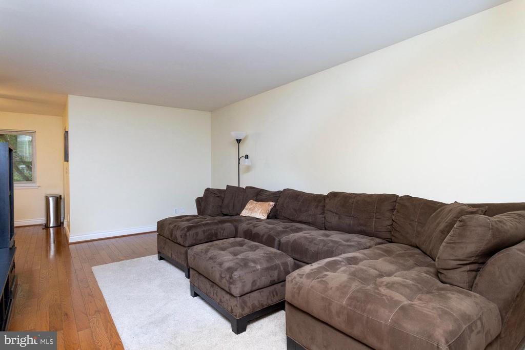 1107 SOUTH STREET D