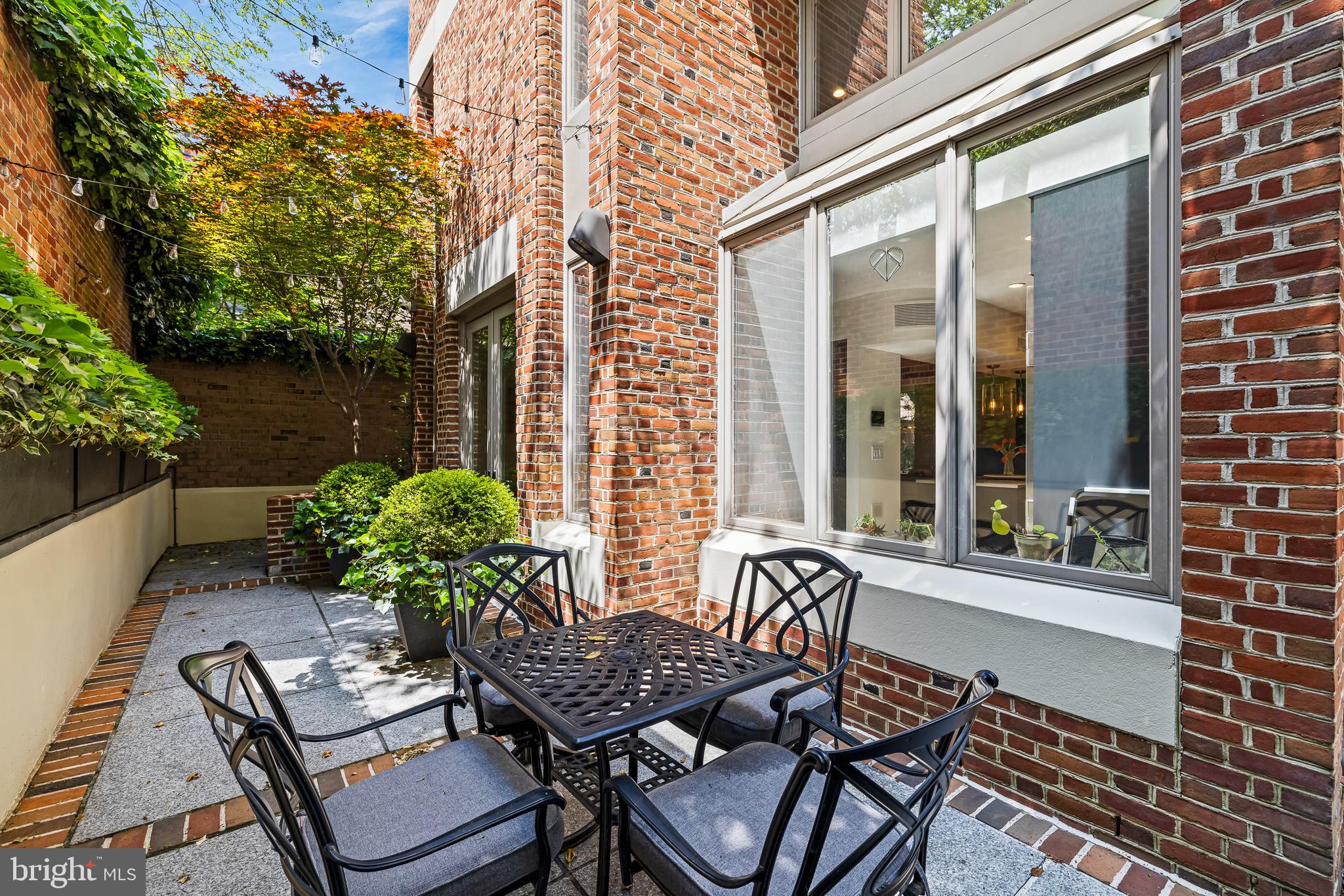 130 DELANCEY STREET 32