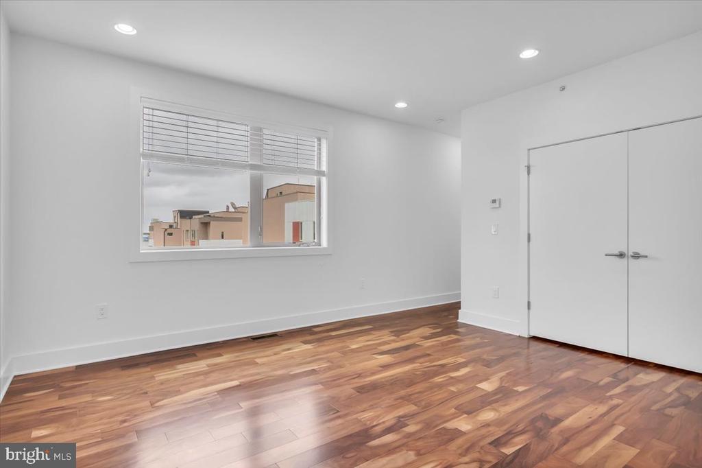 740 S COLUMBUS BOULEVARD 15