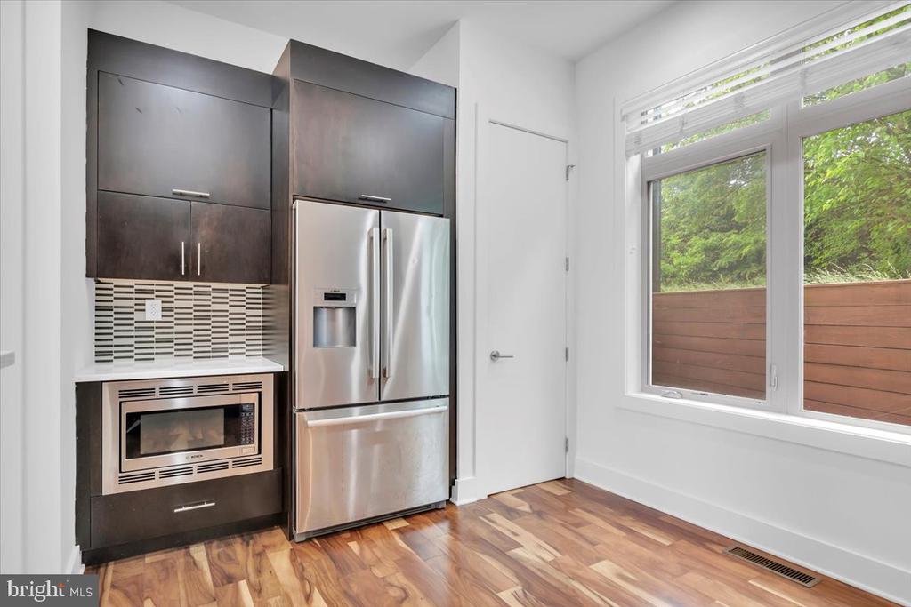740 S COLUMBUS BOULEVARD 15