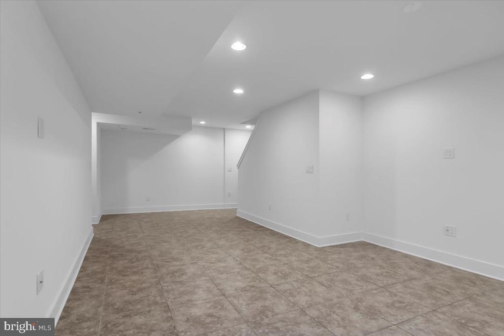 740 S COLUMBUS BOULEVARD 15