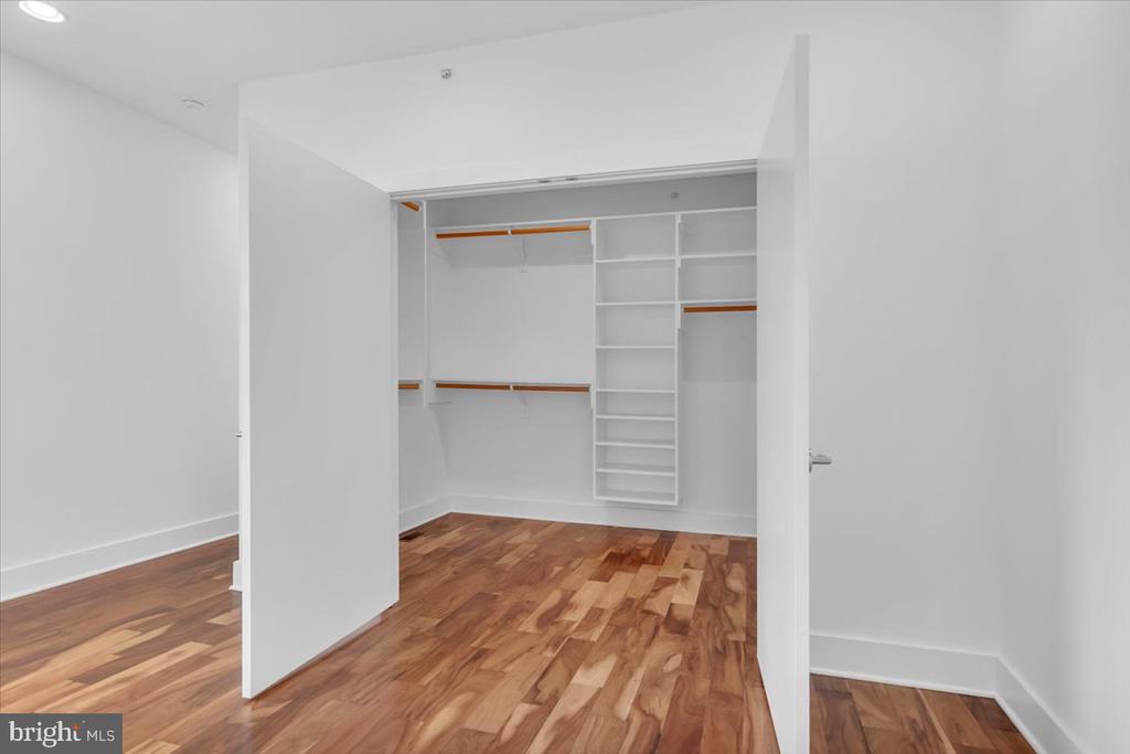 740 S COLUMBUS BOULEVARD 15
