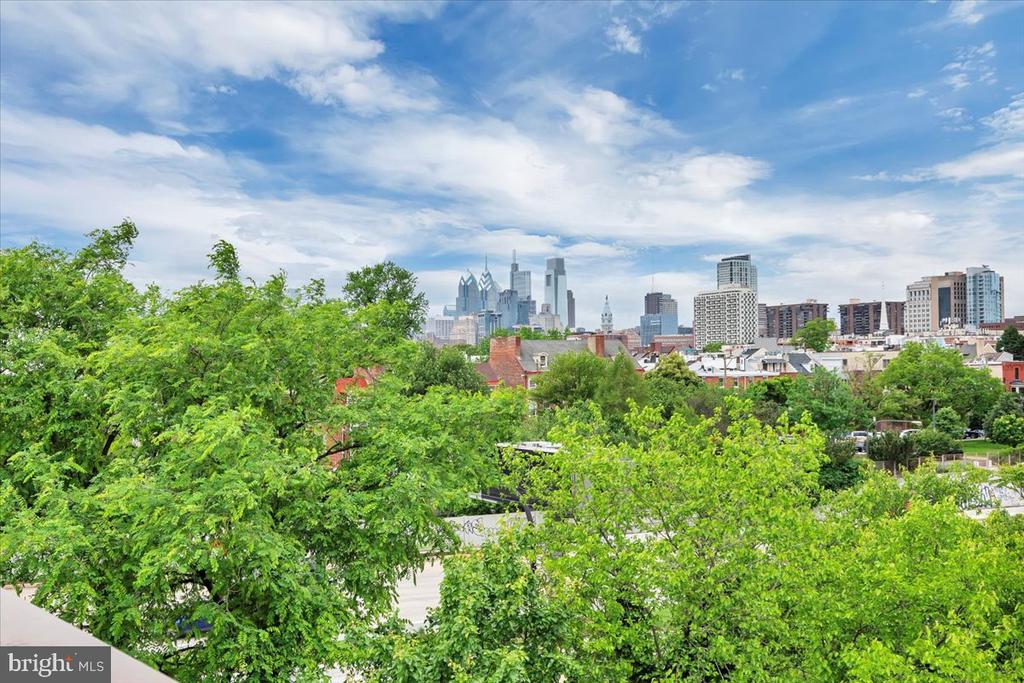 740 S COLUMBUS BOULEVARD 15