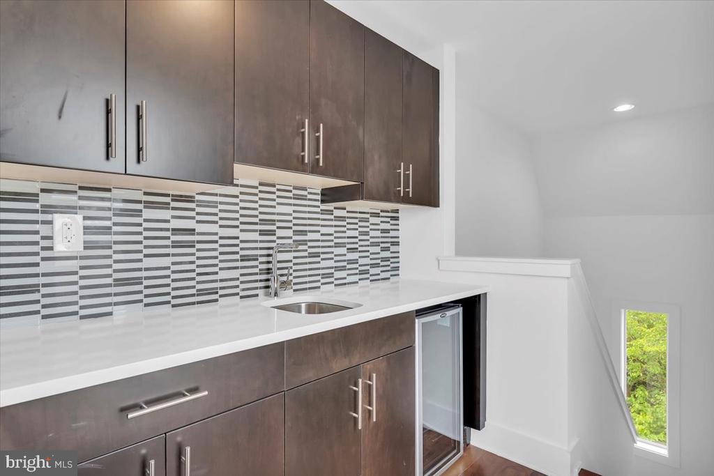 740 S COLUMBUS BOULEVARD 15