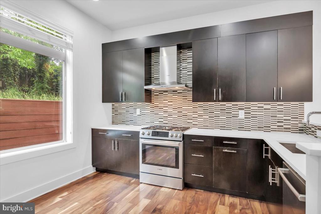 740 S COLUMBUS BOULEVARD 15