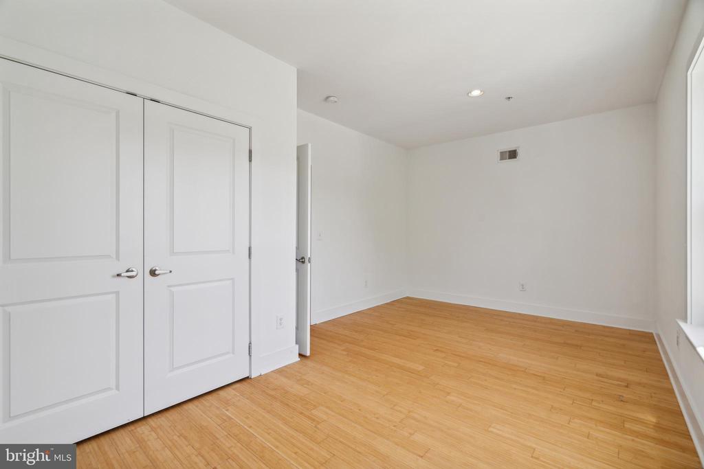 516 MONTROSE STREET