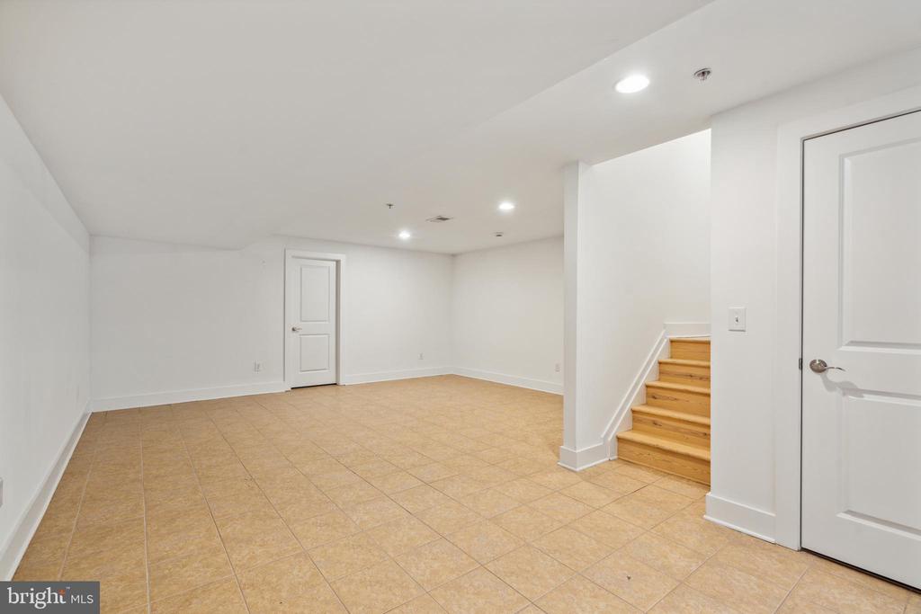 516 MONTROSE STREET