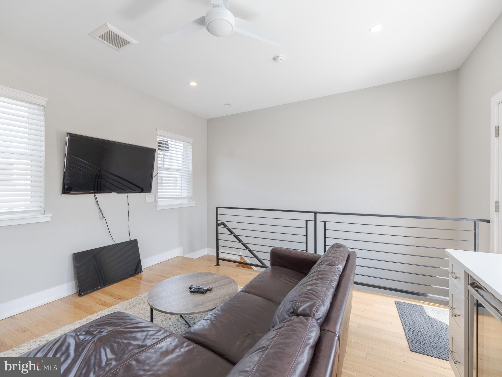 129 W ALLEN STREET