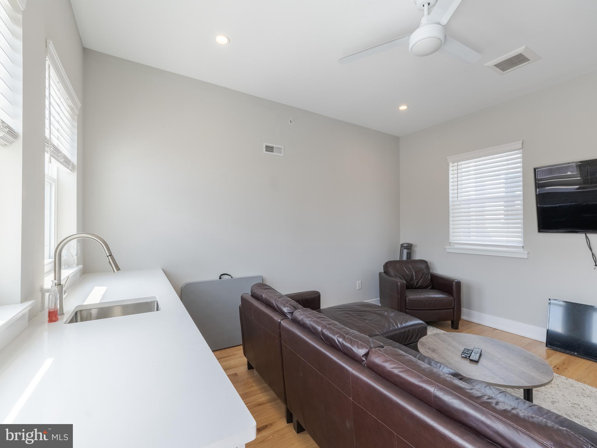 129 W ALLEN STREET