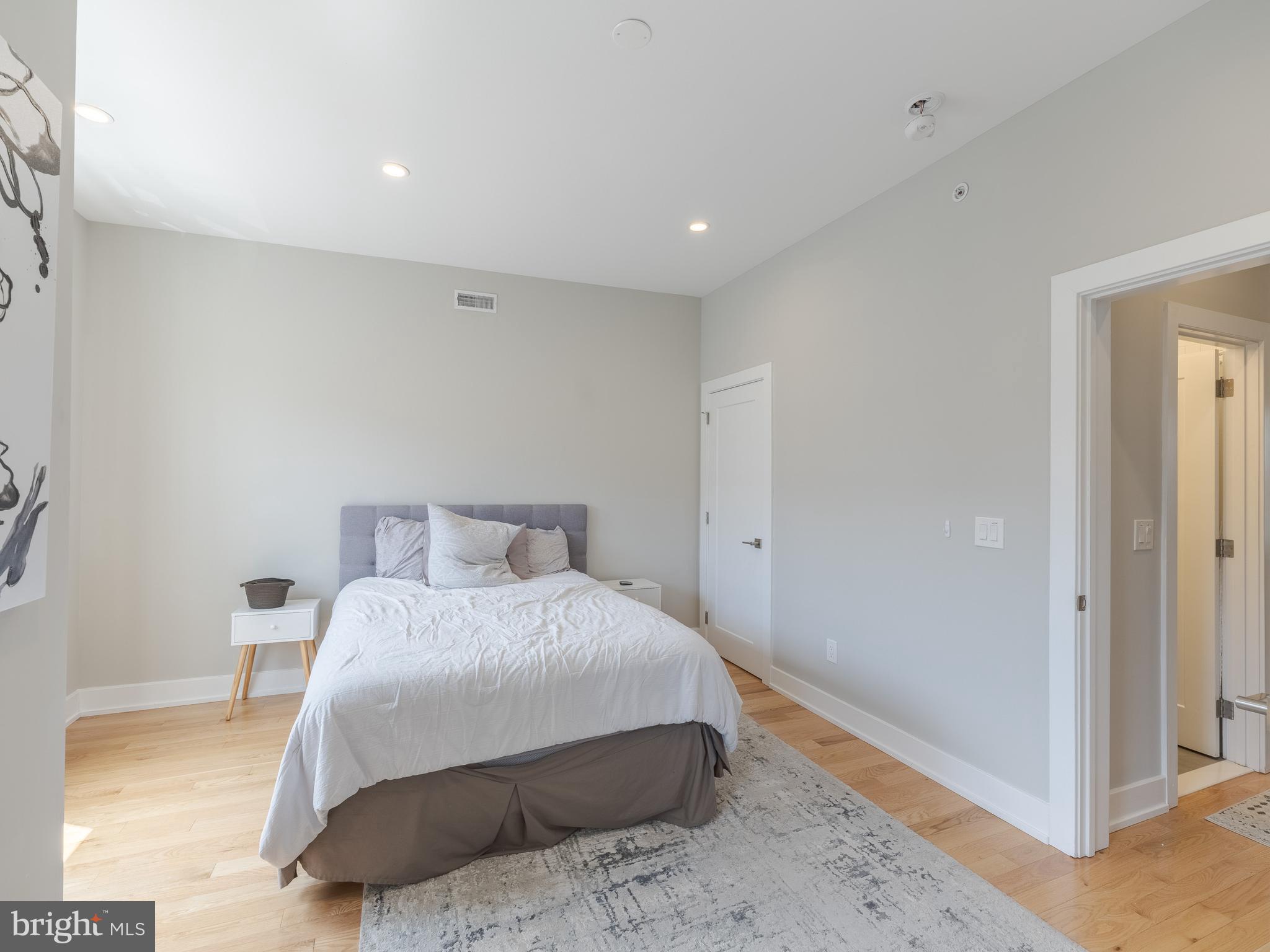 129 W ALLEN STREET