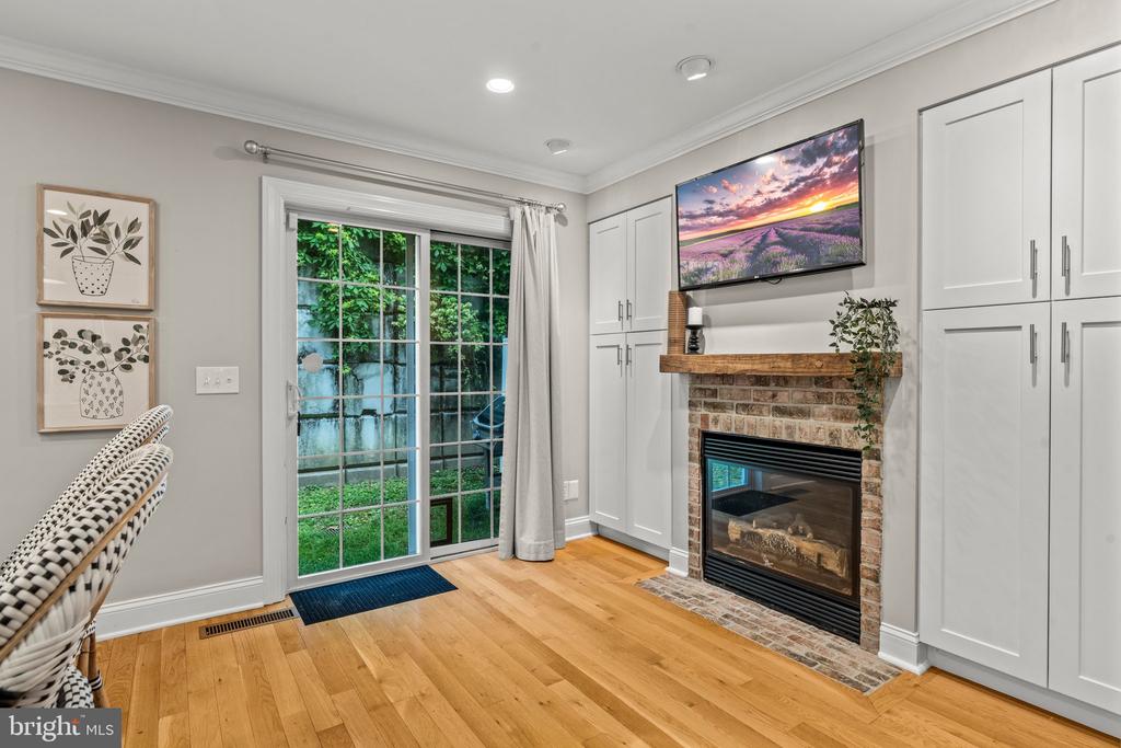 100 PARKER AVENUE 10