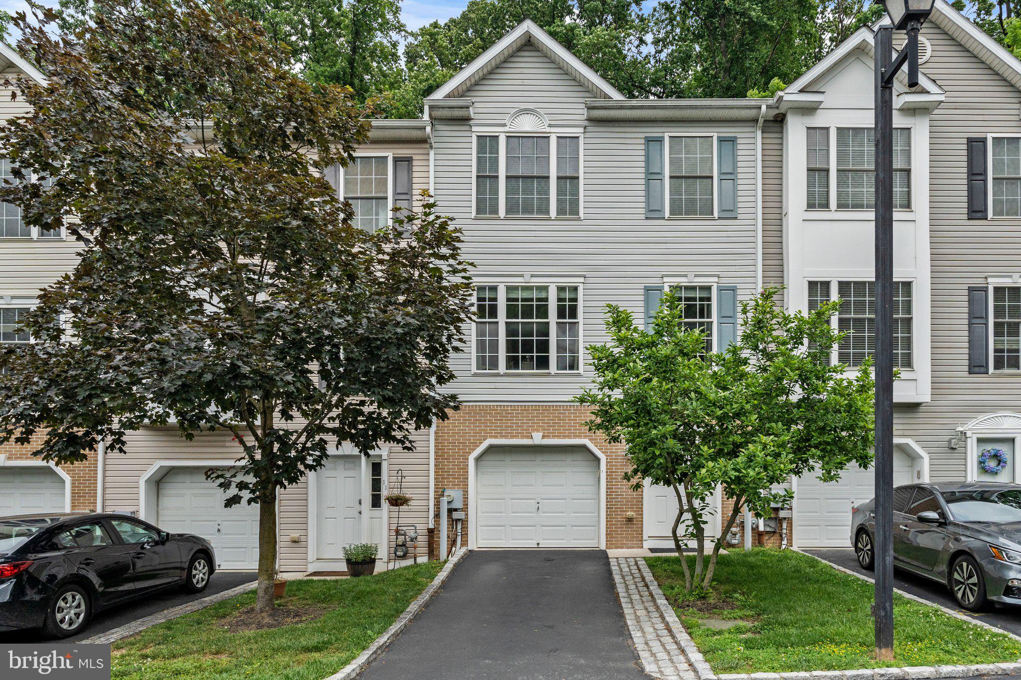 100 PARKER AVENUE 10