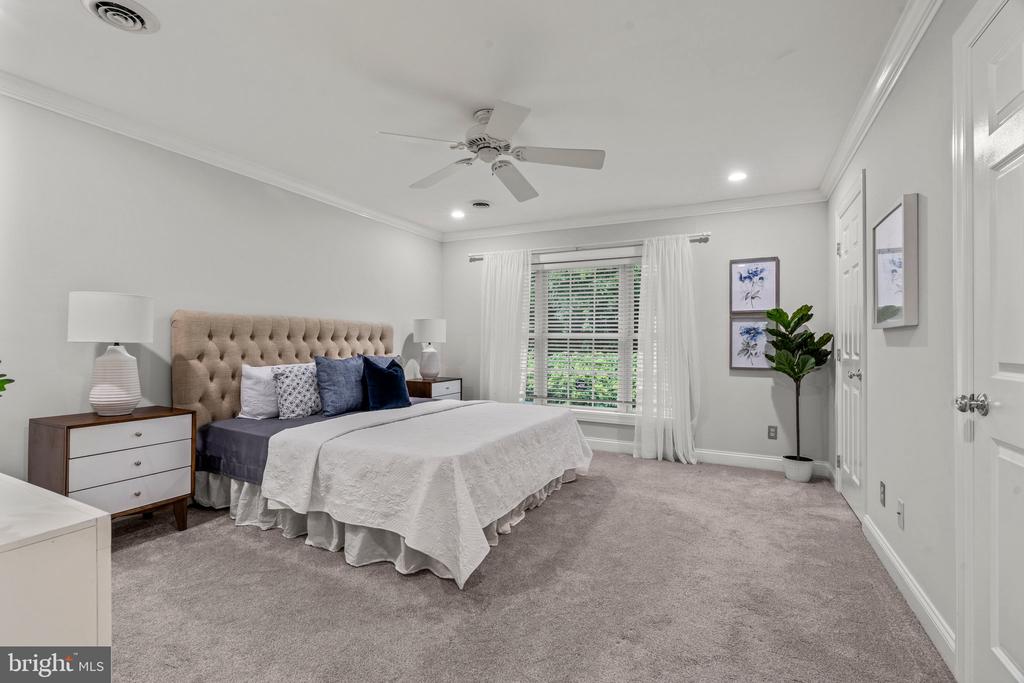 100 PARKER AVENUE 10