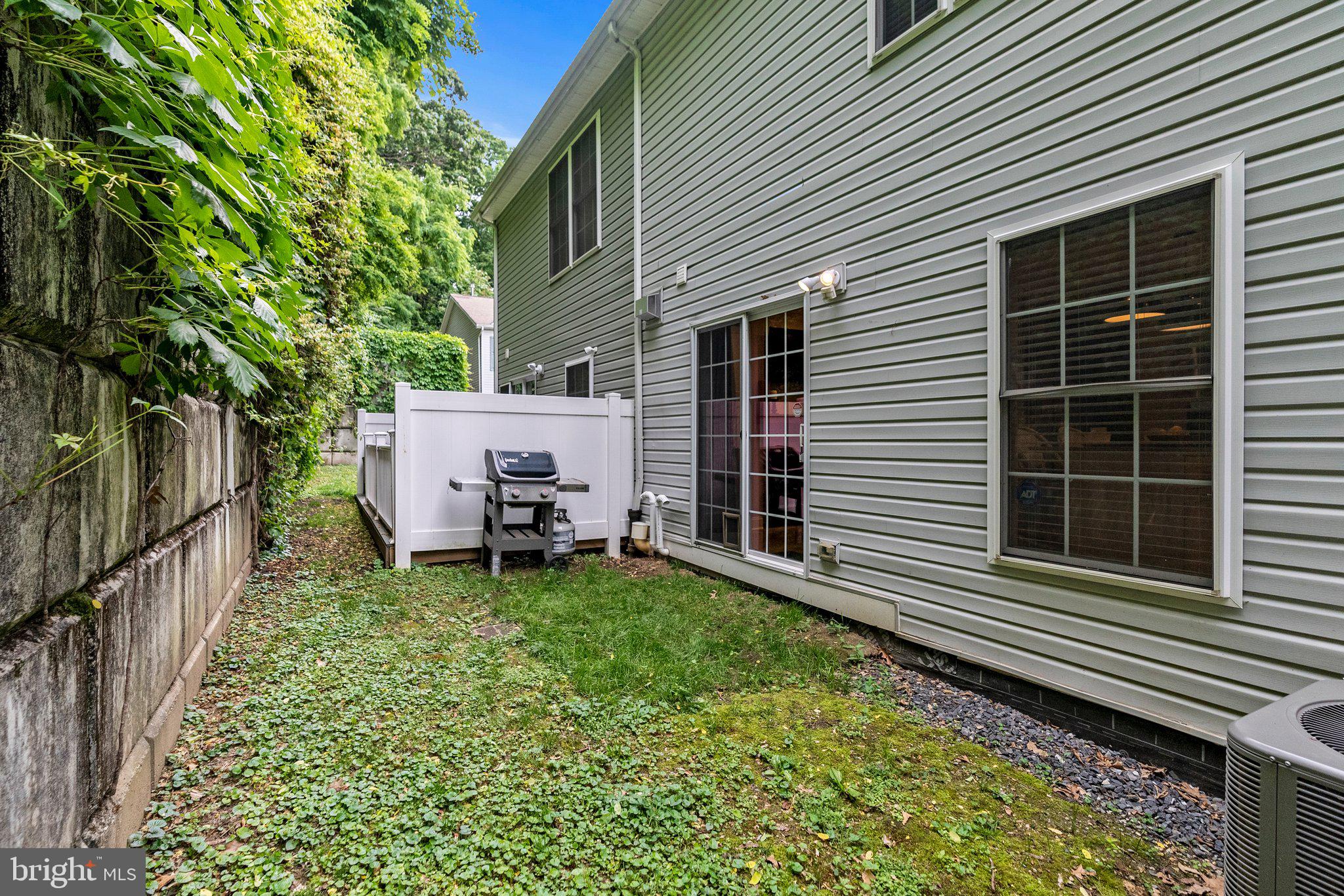 100 PARKER AVENUE 10